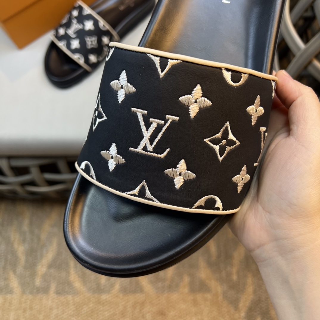 Louis Vuitton Monogram Sandals - DesignerGu