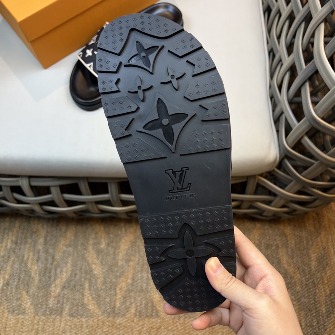 Louis Vuitton Monogram Sandals - DesignerGu