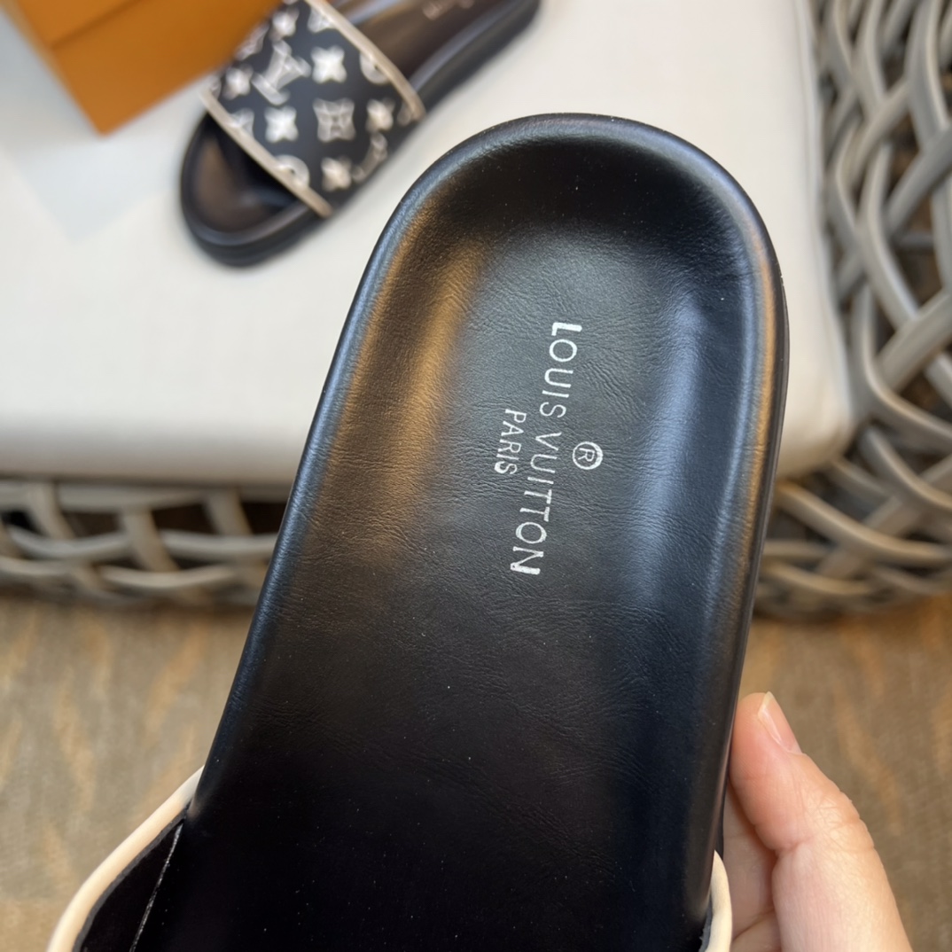 Louis Vuitton Monogram Sandals - DesignerGu