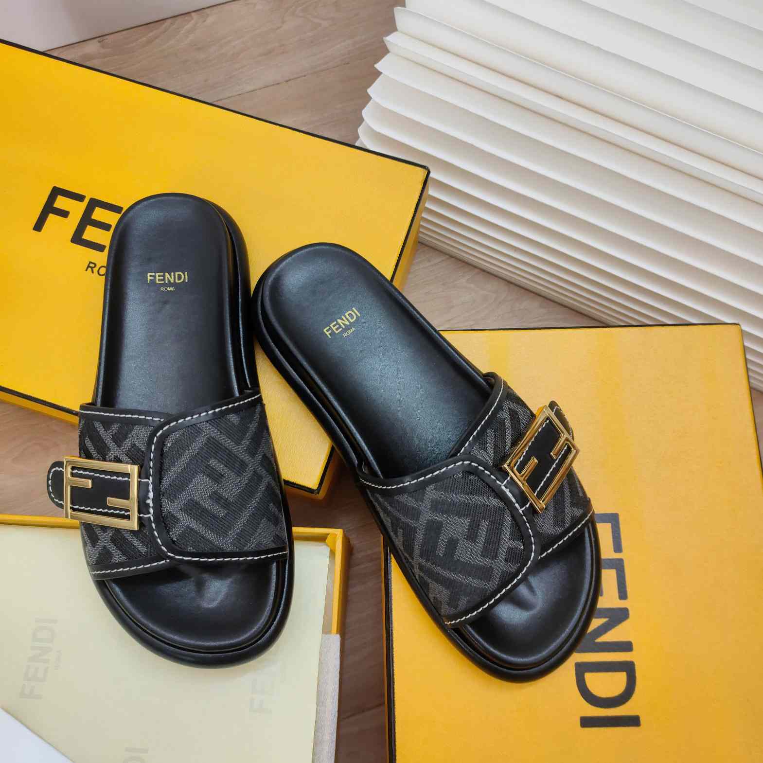 Fendi Feel Black Fabric Slides - DesignerGu