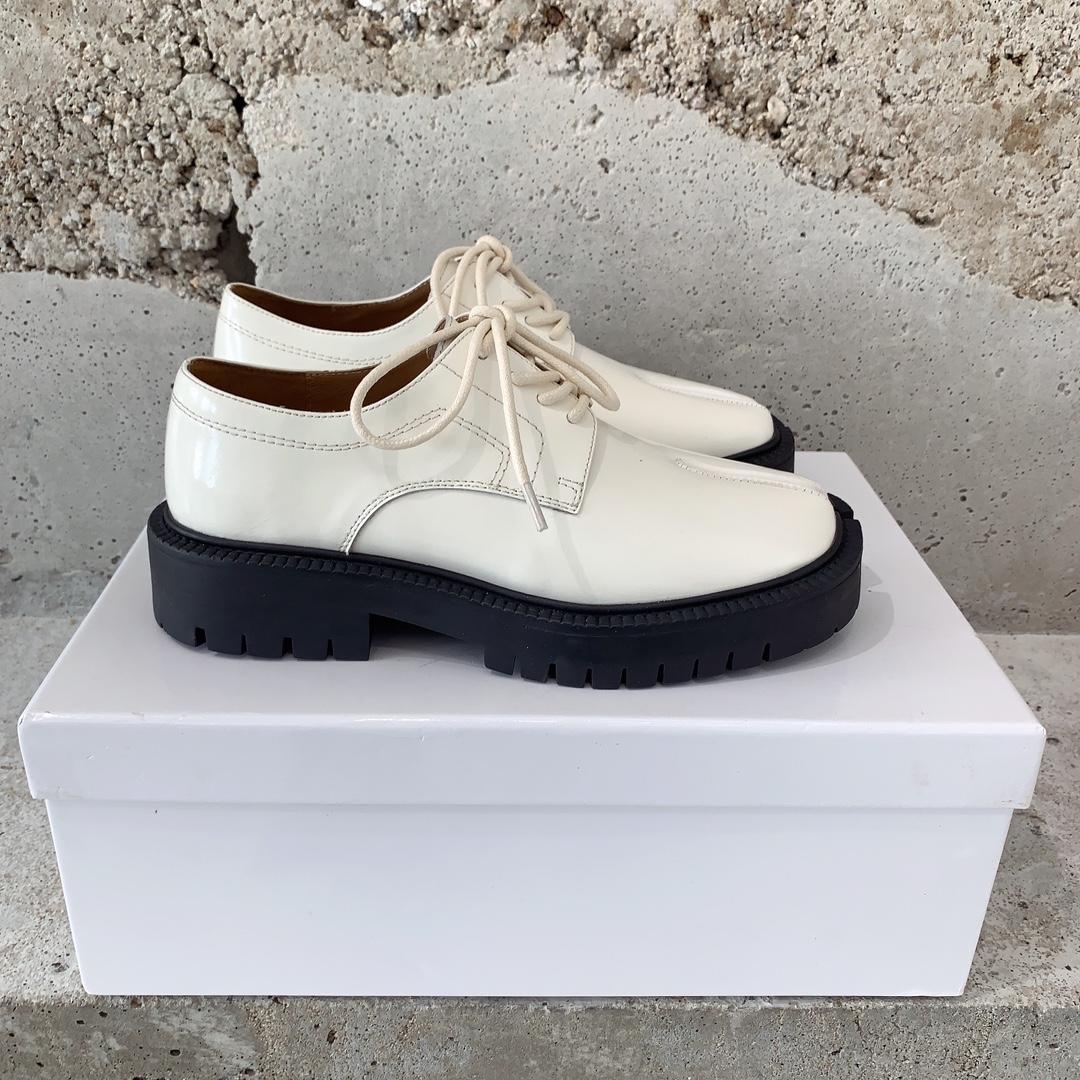 Maison Margiela Tabi Lace-Ups Loafers - DesignerGu