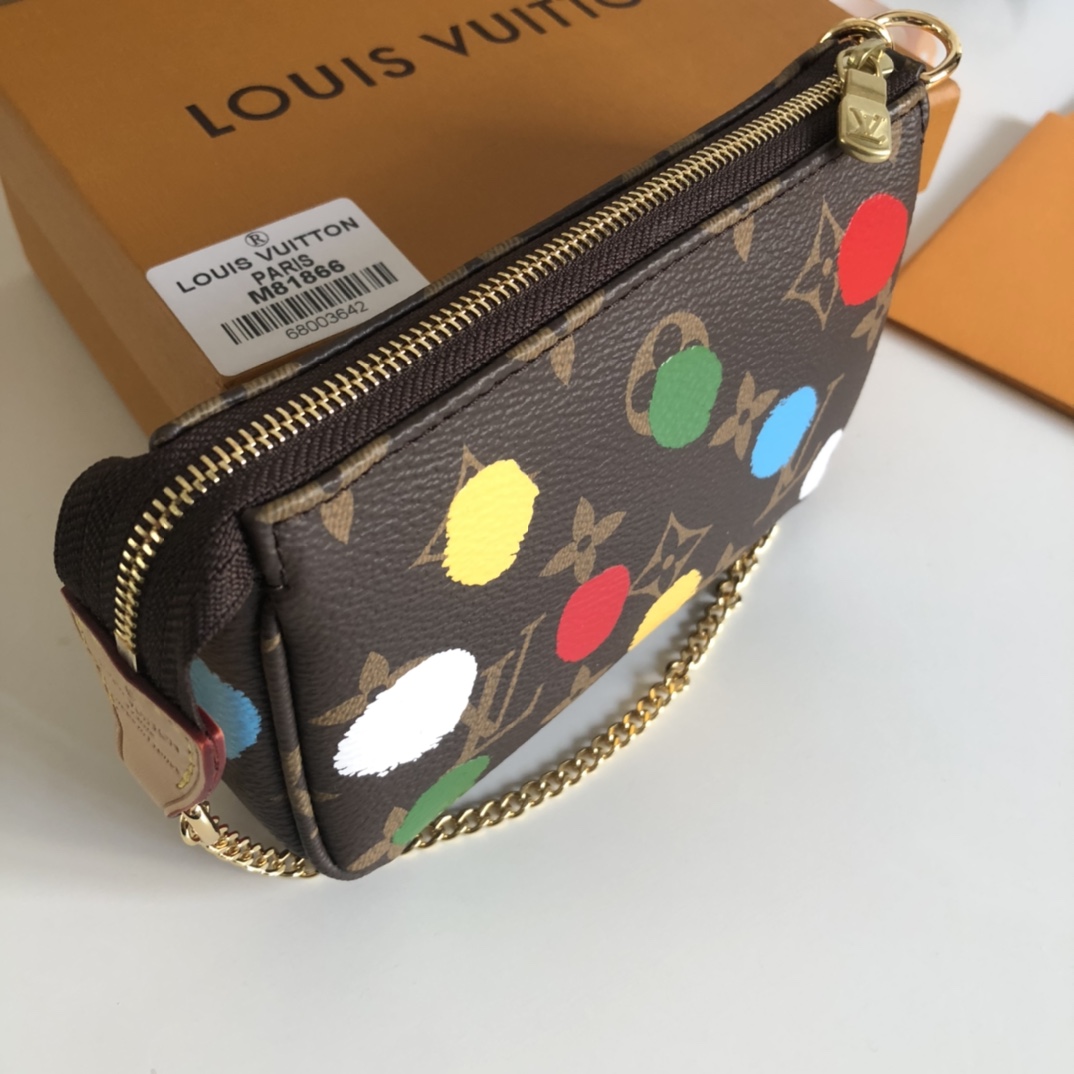 Louis Vuitton LV x YK Mini Pochette Accessoires(14 x 9 x 2cm)        M81866 - DesignerGu