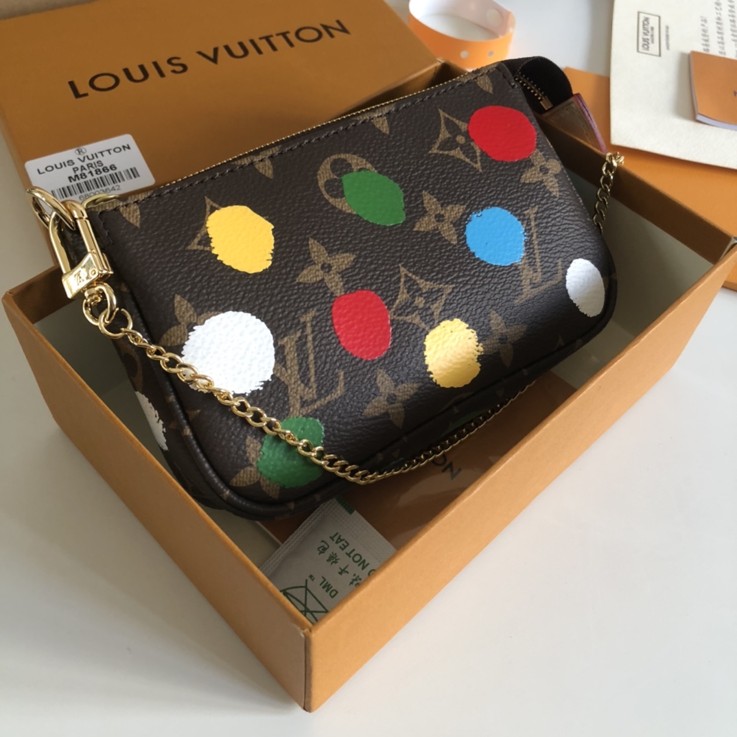 Louis Vuitton LV x YK Mini Pochette Accessoires(14 x 9 x 2cm)        M81866 - DesignerGu