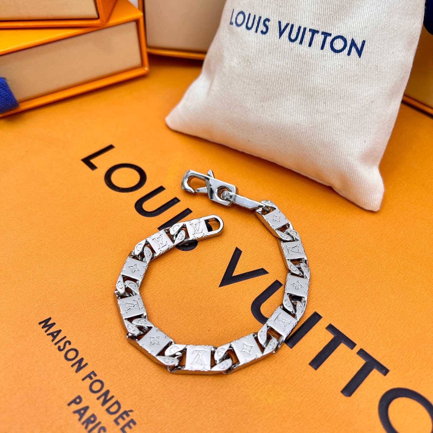 Louis Vuitton Monogram Tied Up Bracelet    M0921 - DesignerGu