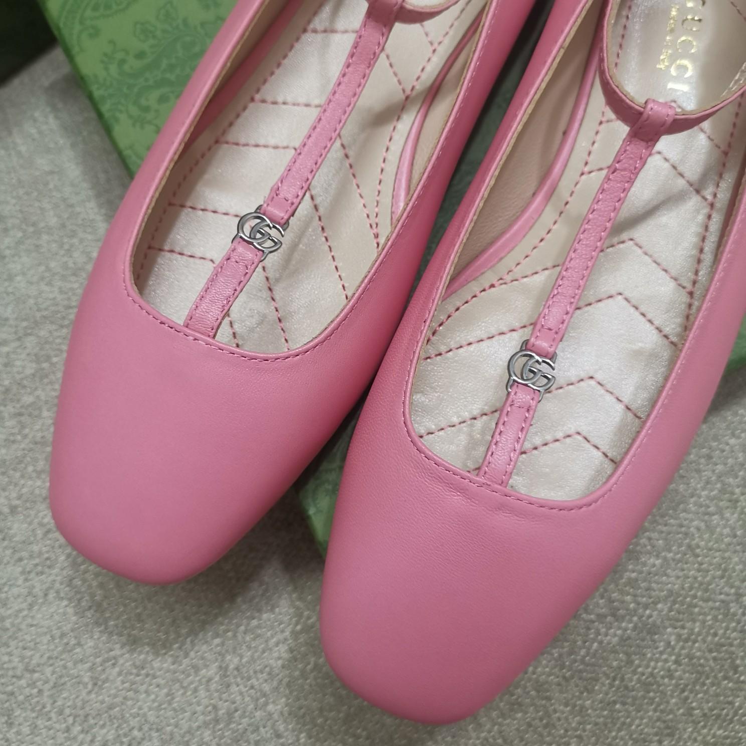 Gucci Women's Ballet Flat With Double G - DesignerGu