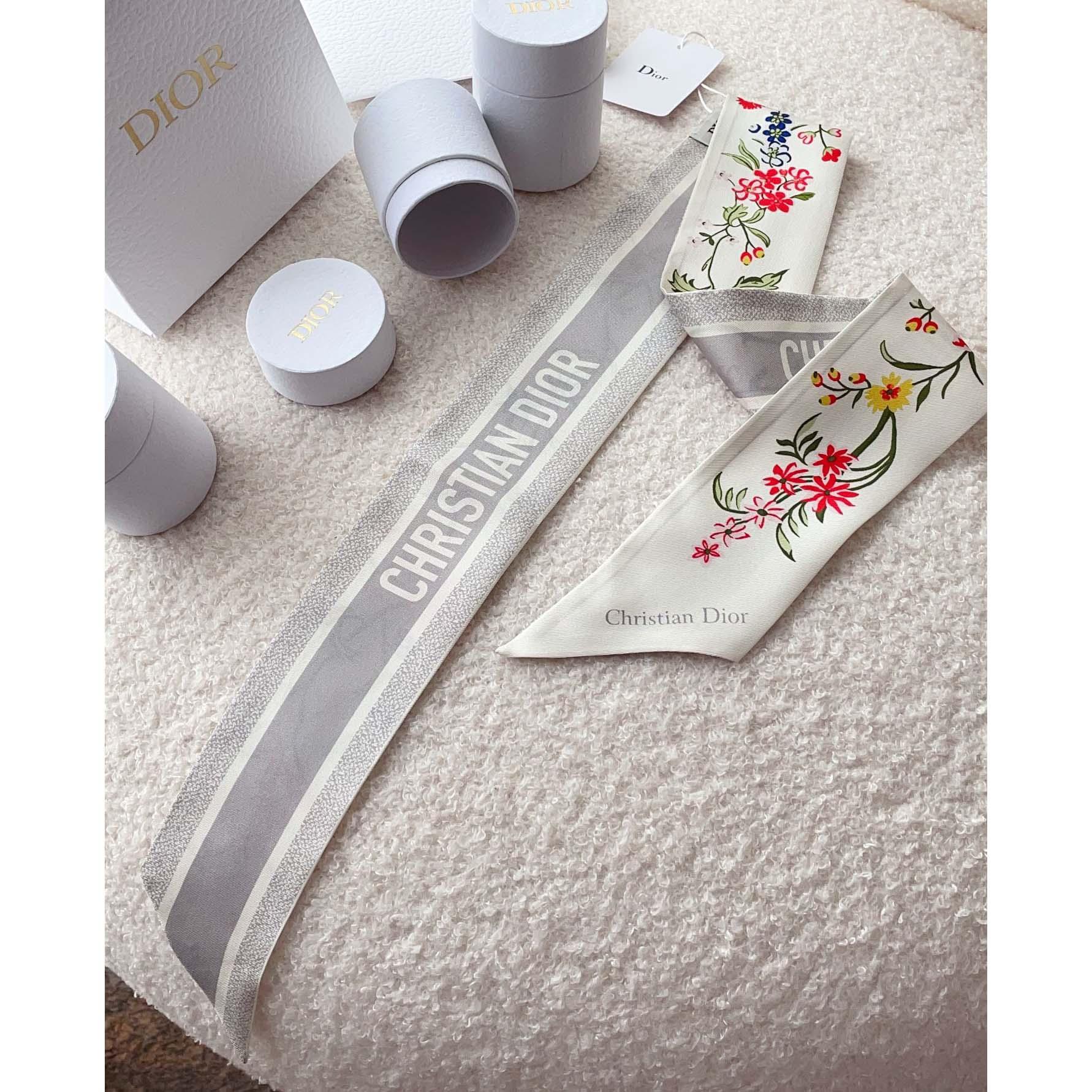 Dior Petites Fleurs Mitzah Scarf - DesignerGu