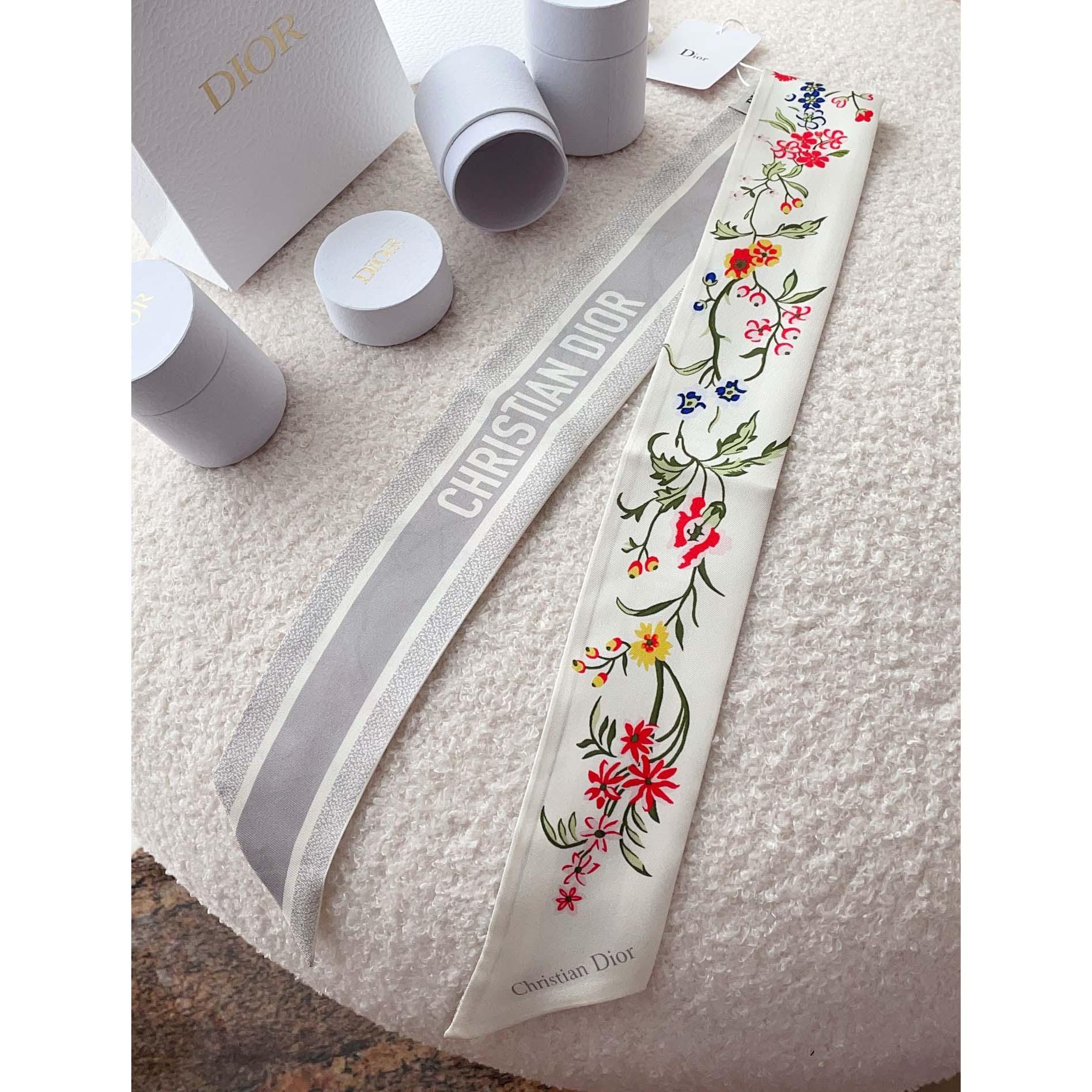 Dior Petites Fleurs Mitzah Scarf - DesignerGu