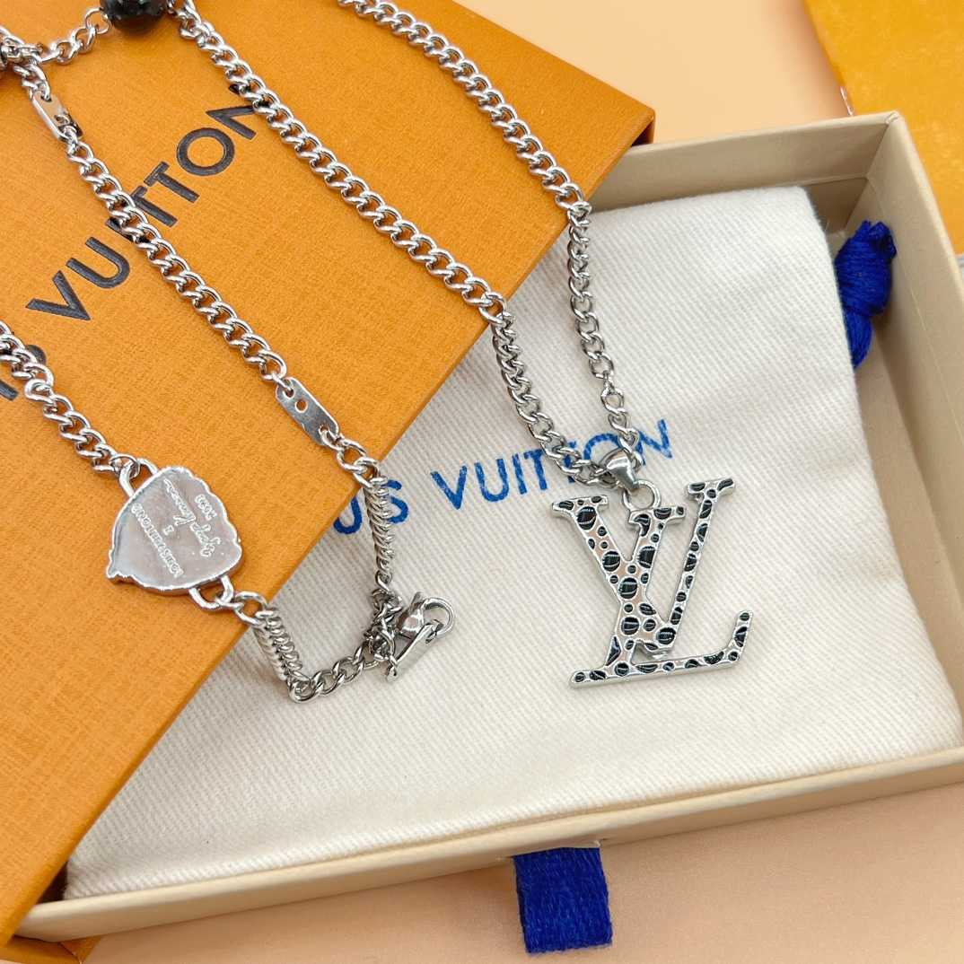 Louis Vuitton LV x YK LV Infinity Dots Pendant     M01089 - DesignerGu