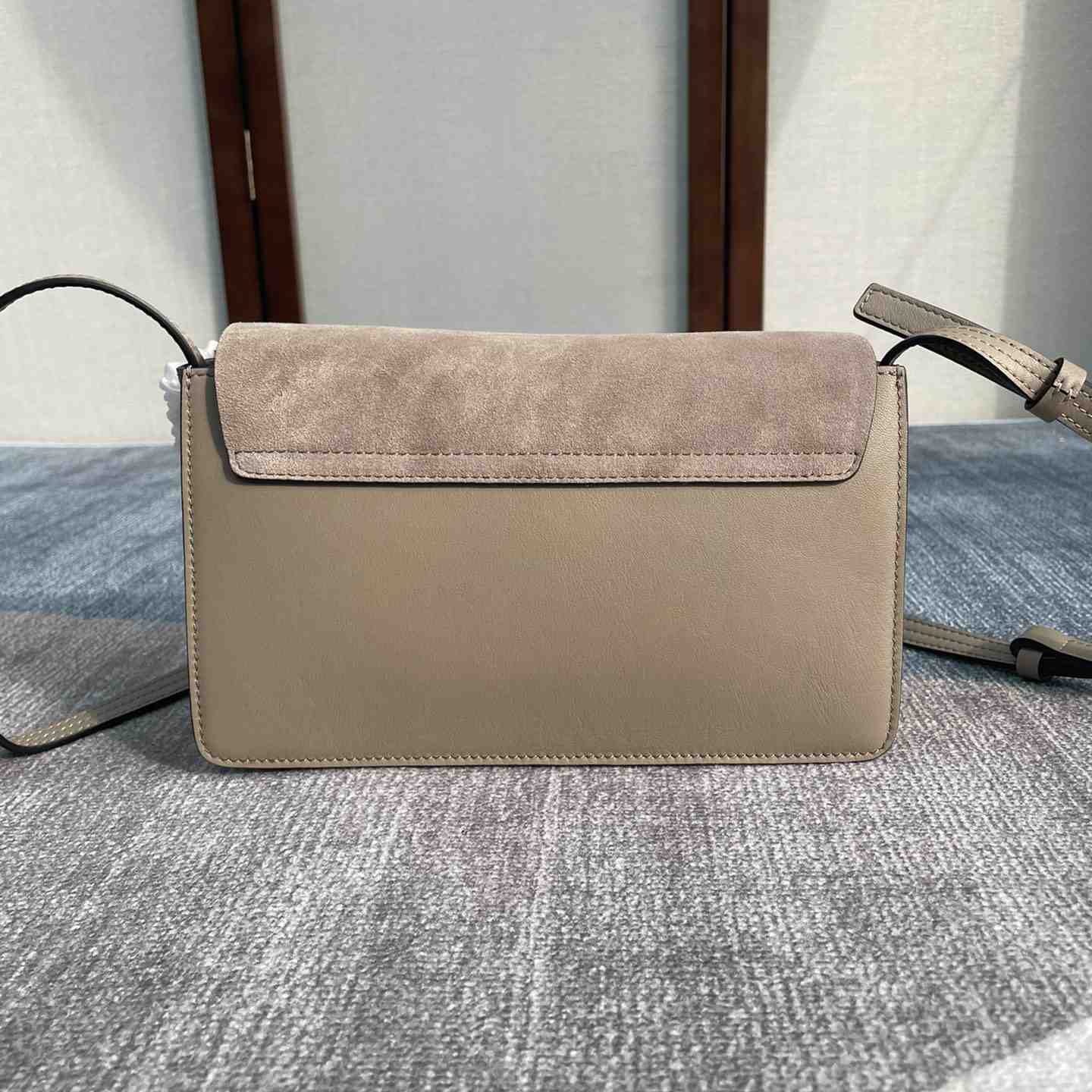 Chloe Faye Wallet On Strap(24-15-7cm) - DesignerGu