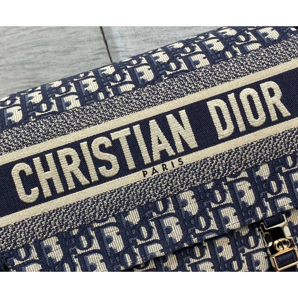 Dior Medium Diorcamp Bag  - DesignerGu