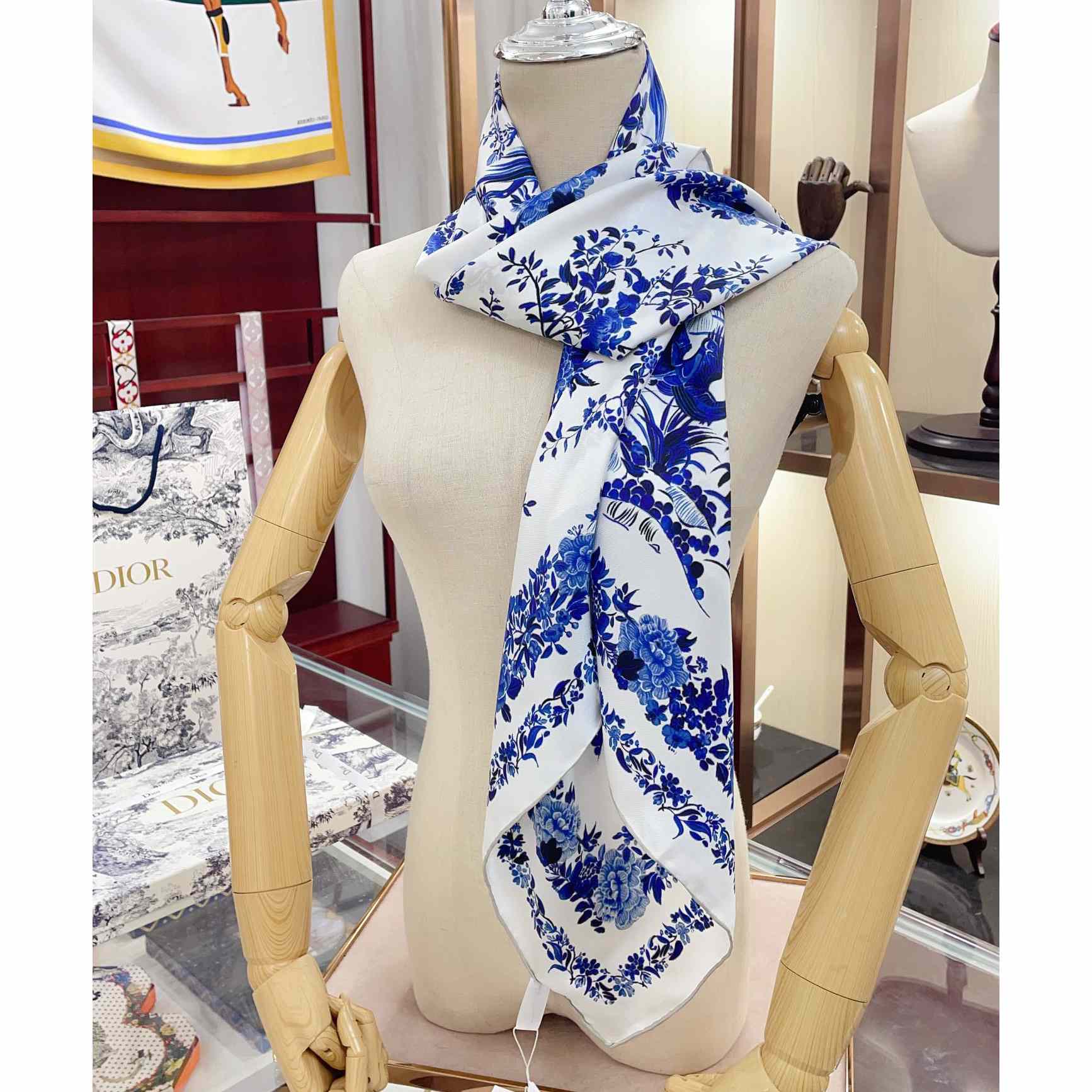 Dior Jardin d'Hiver 90 Square Scarf - DesignerGu