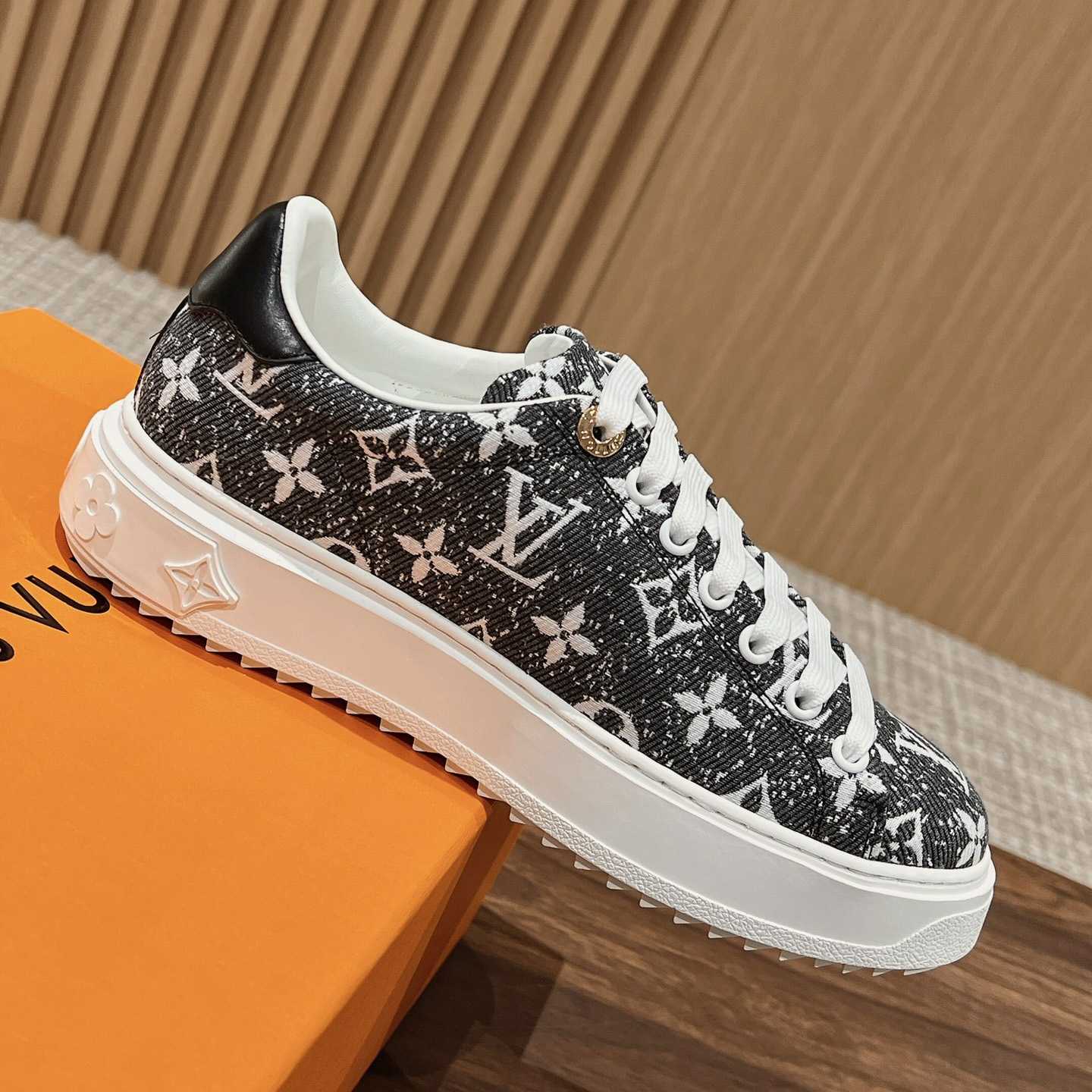 Louis Vuitton Time Out Sneaker (upon uk size)    1AAW2M - DesignerGu