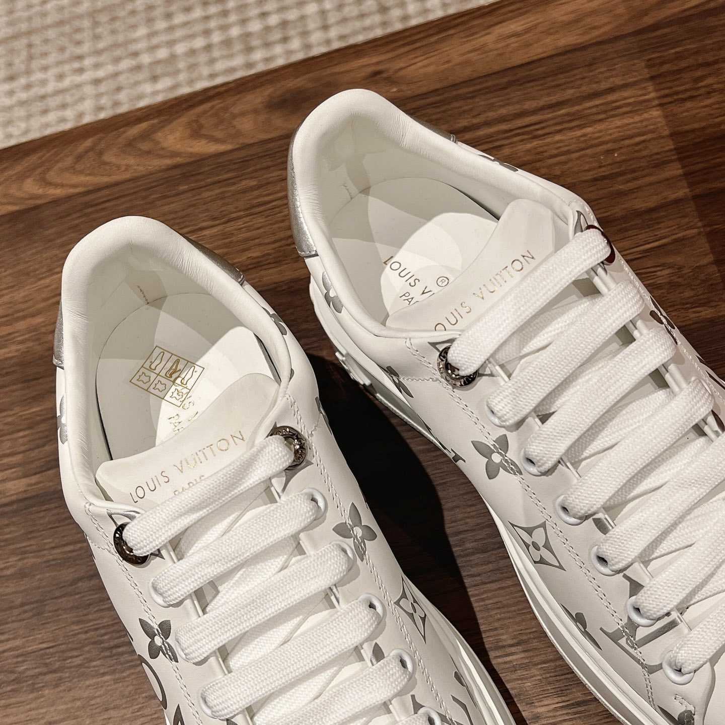 Louis Vuitton Time Out Sneaker (upon uk size)    1AAVV2 - DesignerGu