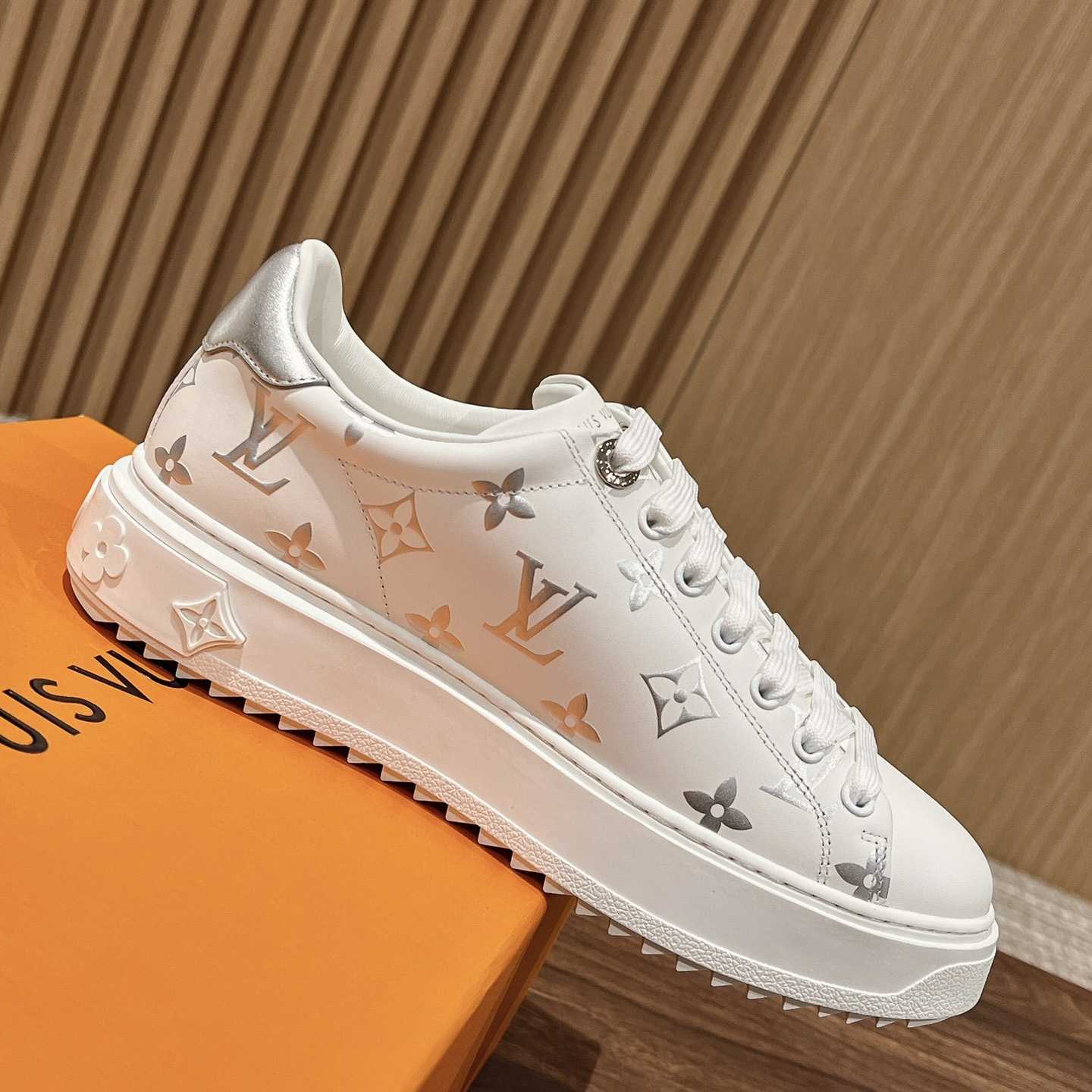 Louis Vuitton Time Out Sneaker (upon uk size)    1AAVV2 - DesignerGu