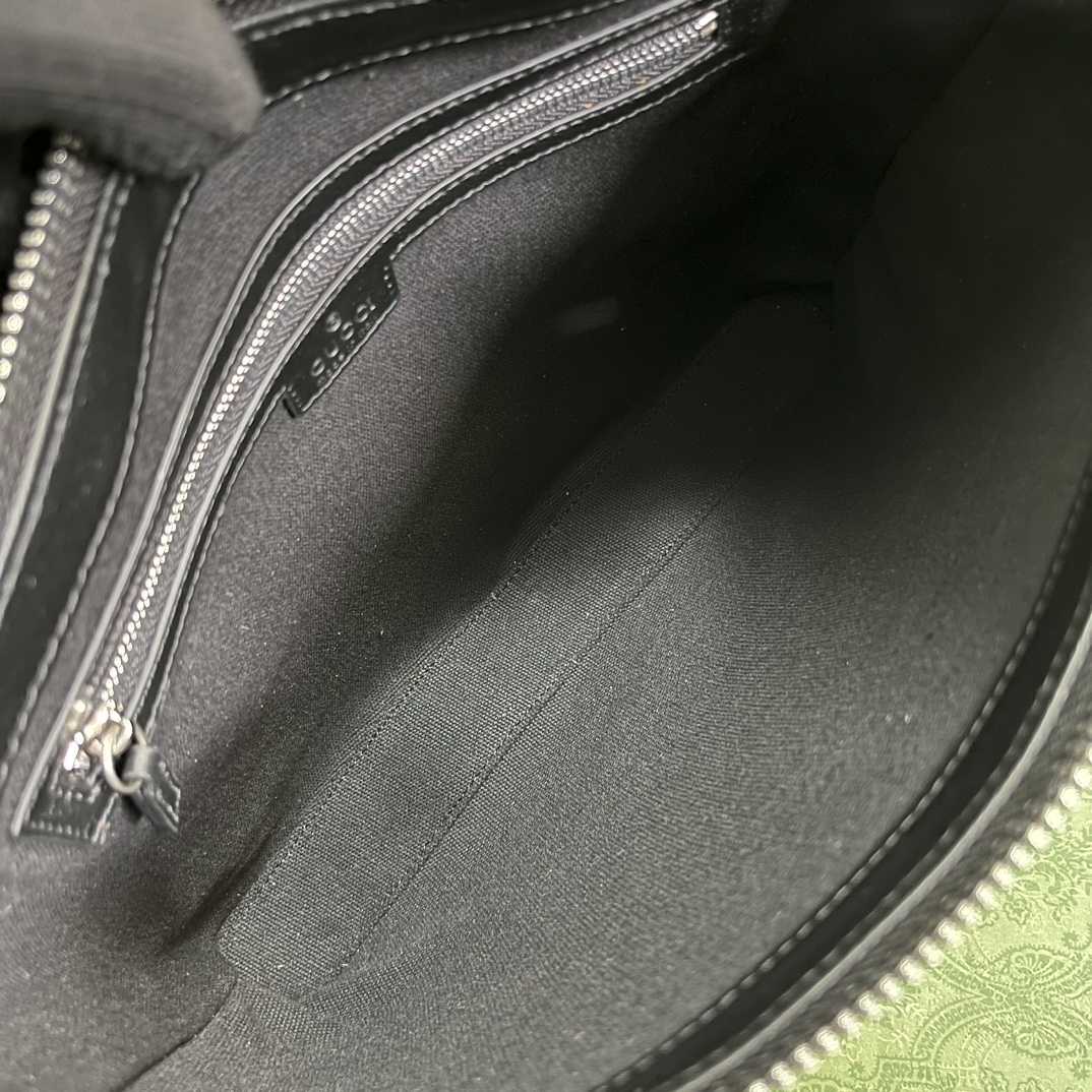 Gucci Jumbo GG Medium Messenger Bag - DesignerGu