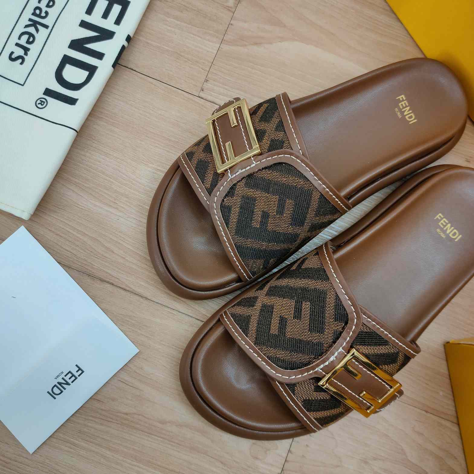 Fendi Feel Brown Fabric Slides - DesignerGu