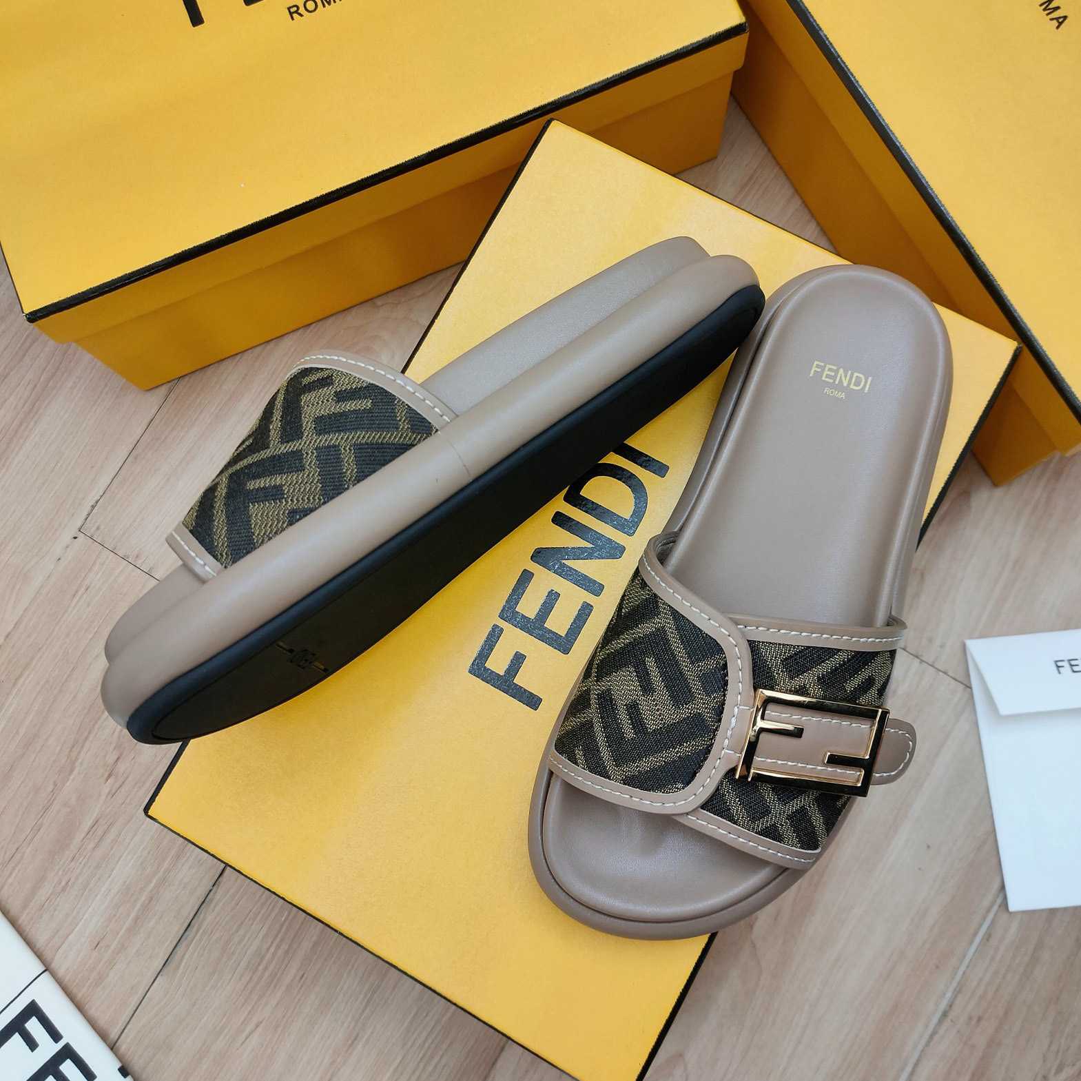 Fendi Feel Fabric Slides - DesignerGu