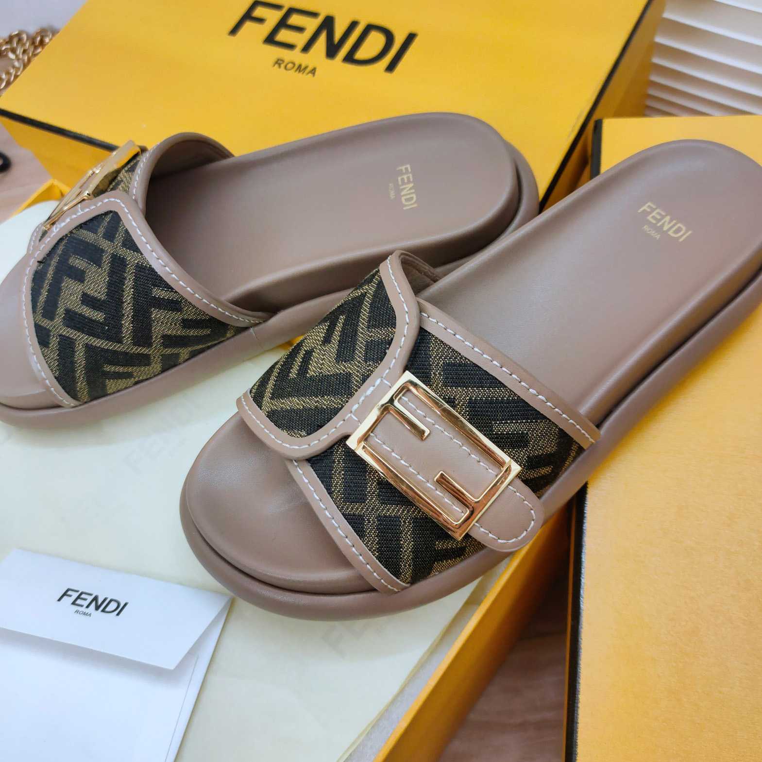 Fendi Feel Fabric Slides - DesignerGu