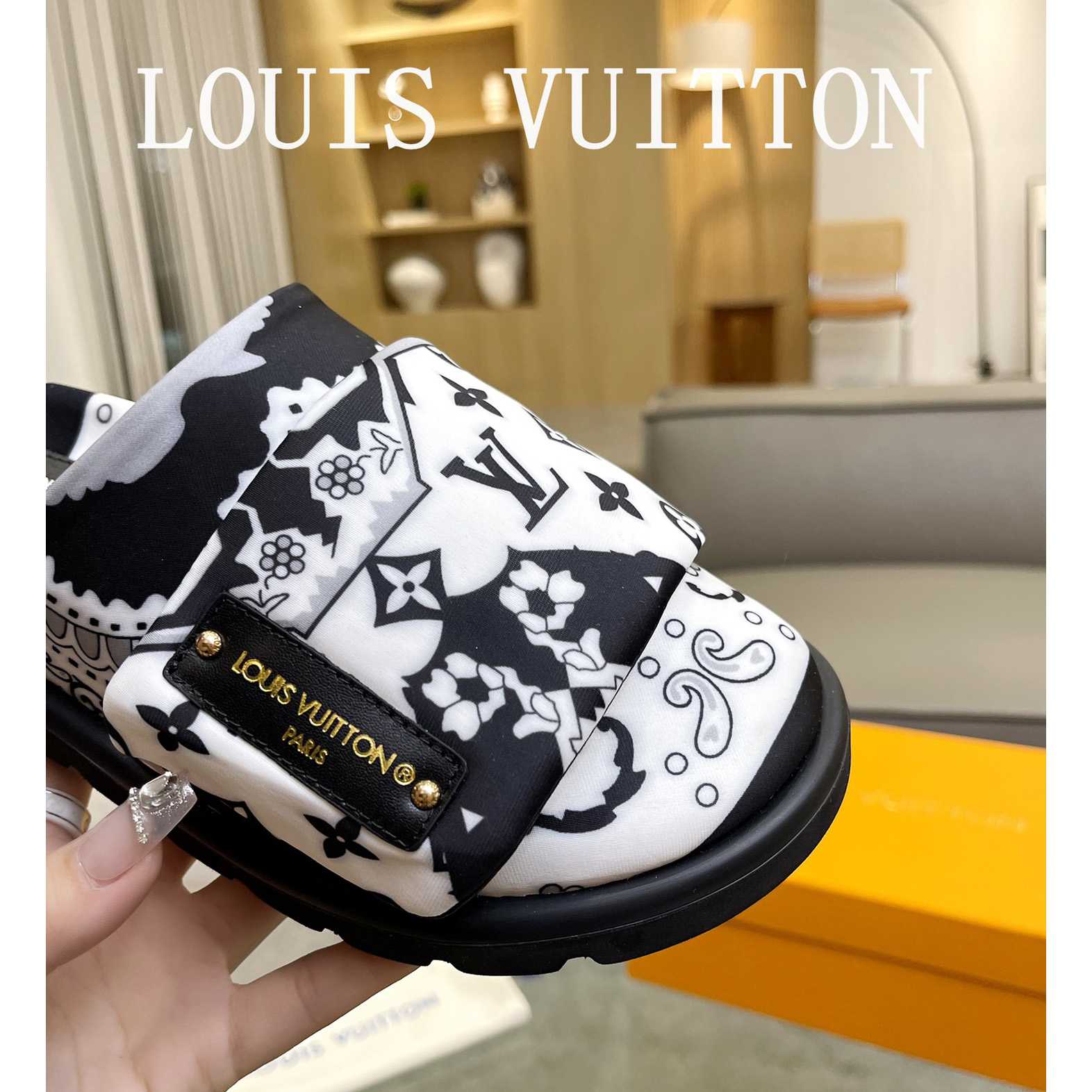 Louis Vuitton Slipper Pillow Flat Comfort Mule       - DesignerGu