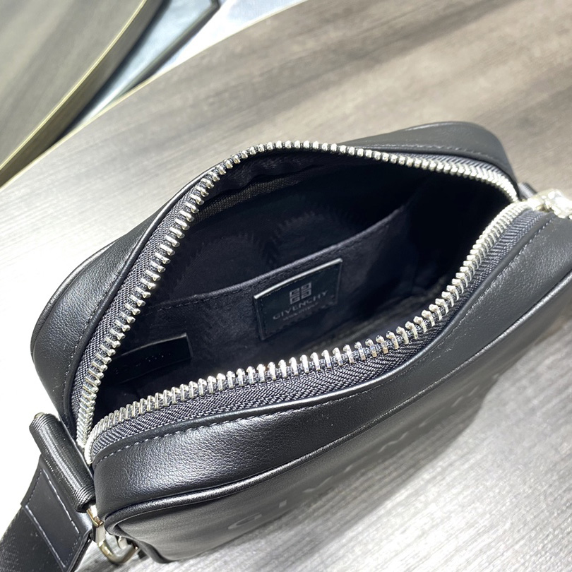 Givenchy Black Camera Messenger Bag (20x14x6cm) - DesignerGu