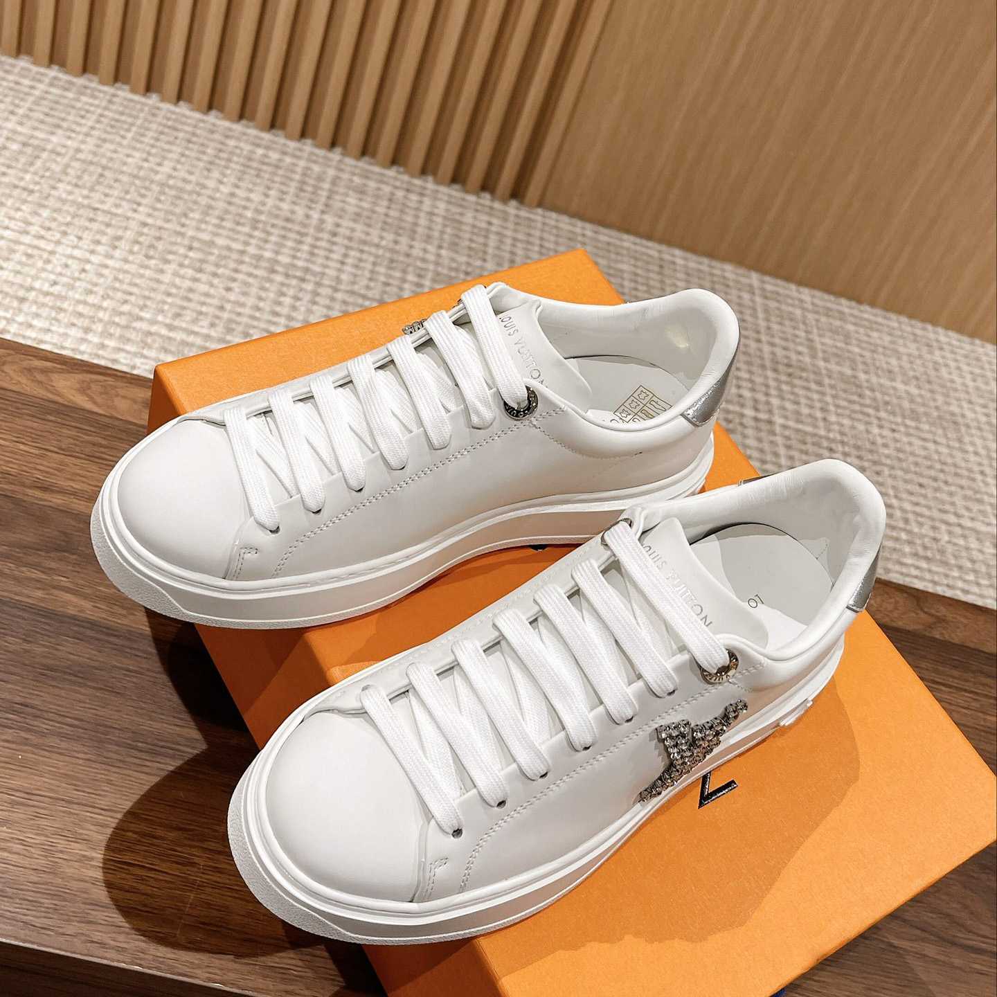 Louis Vuitton Time Out Sneaker (upon uk size)    1AAW10 - DesignerGu