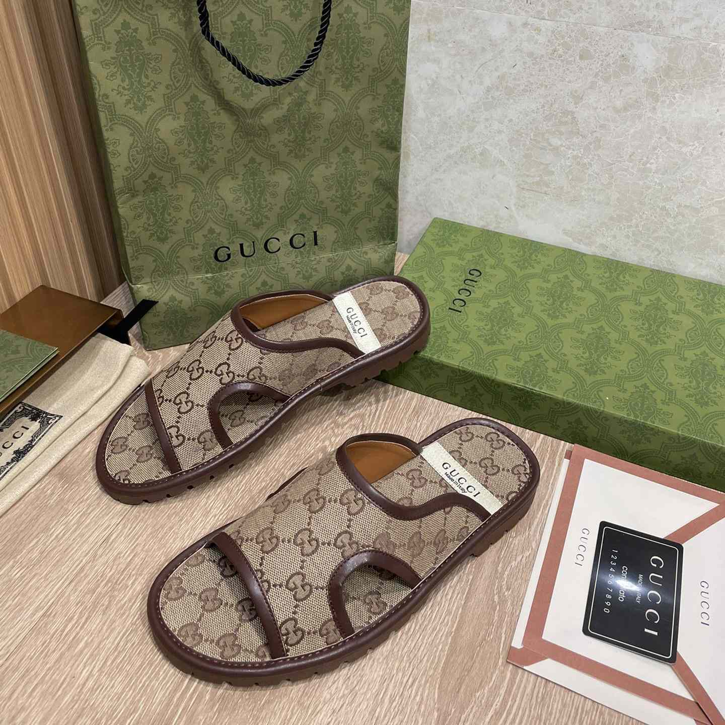 Gucci Sandals - DesignerGu