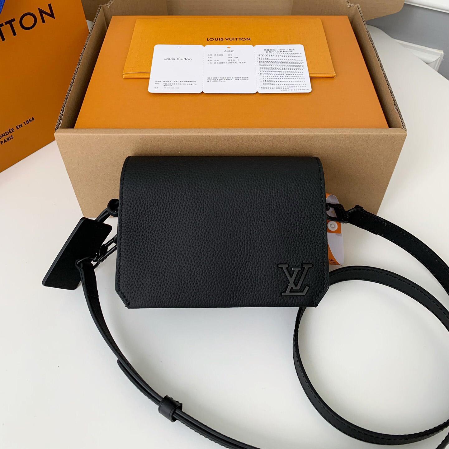 Louis Vuitton Fastline Wearable Wallet   M82085 - DesignerGu