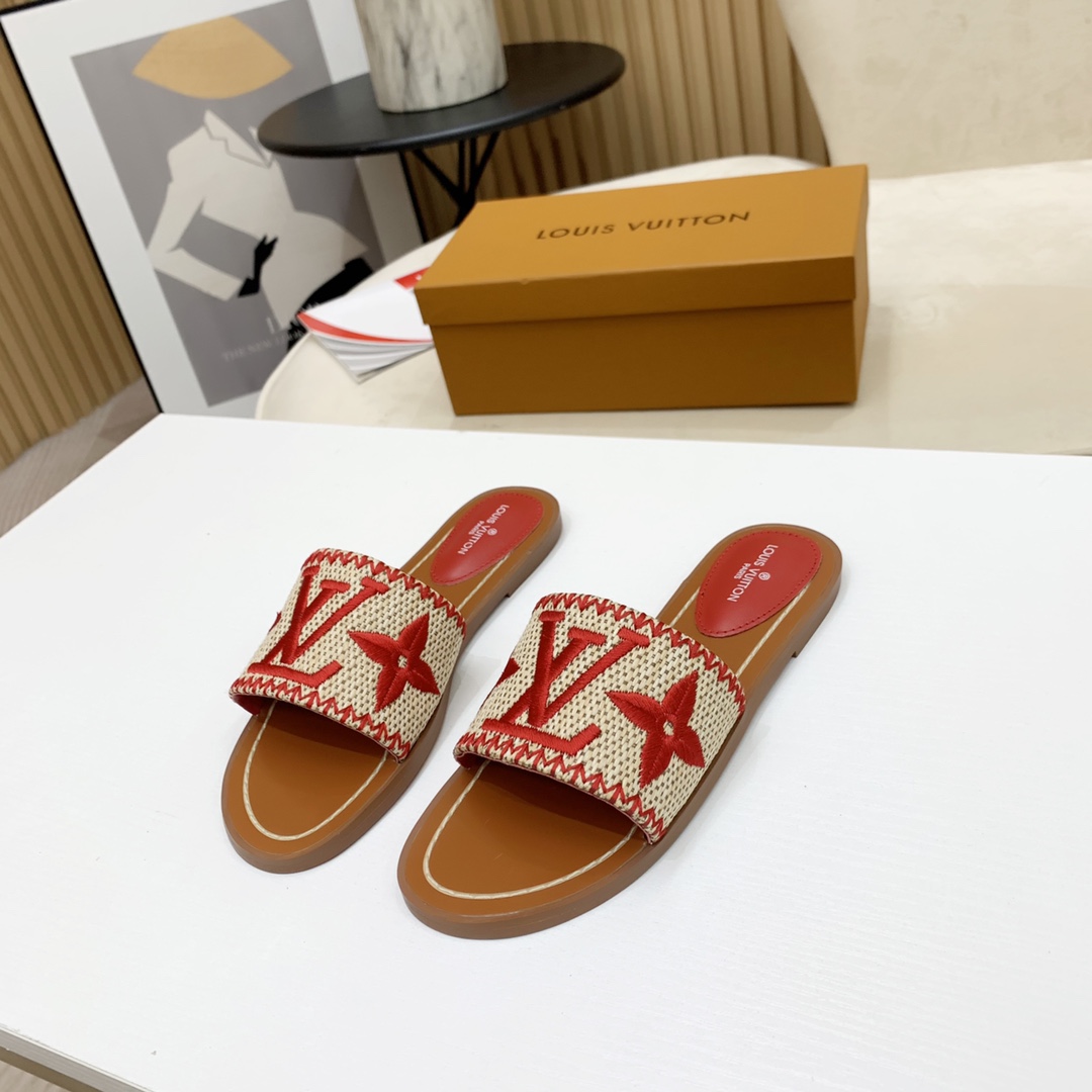 Louis Vuitton Lock It Flat Mule - DesignerGu