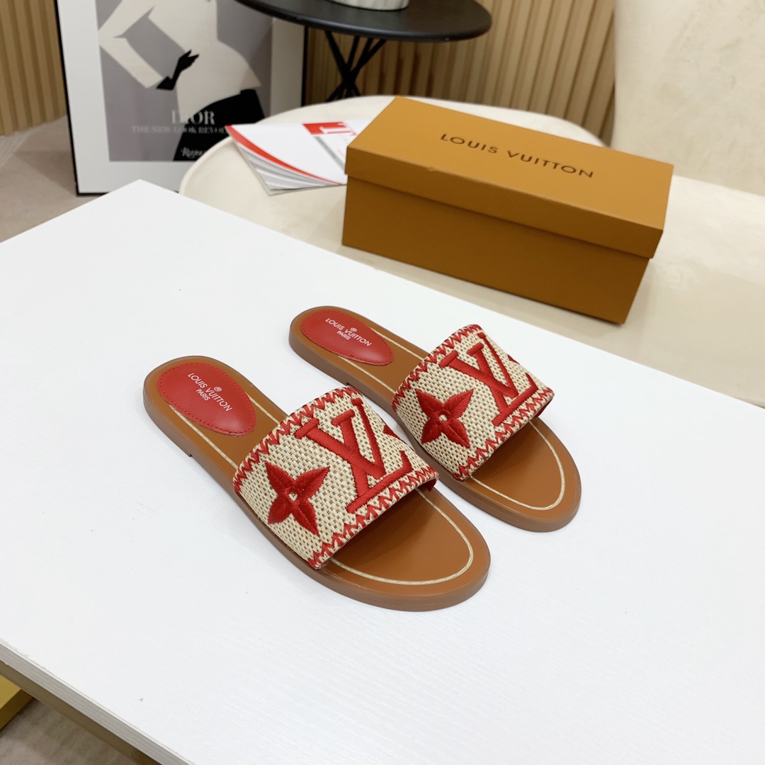 Louis Vuitton Lock It Flat Mule - DesignerGu