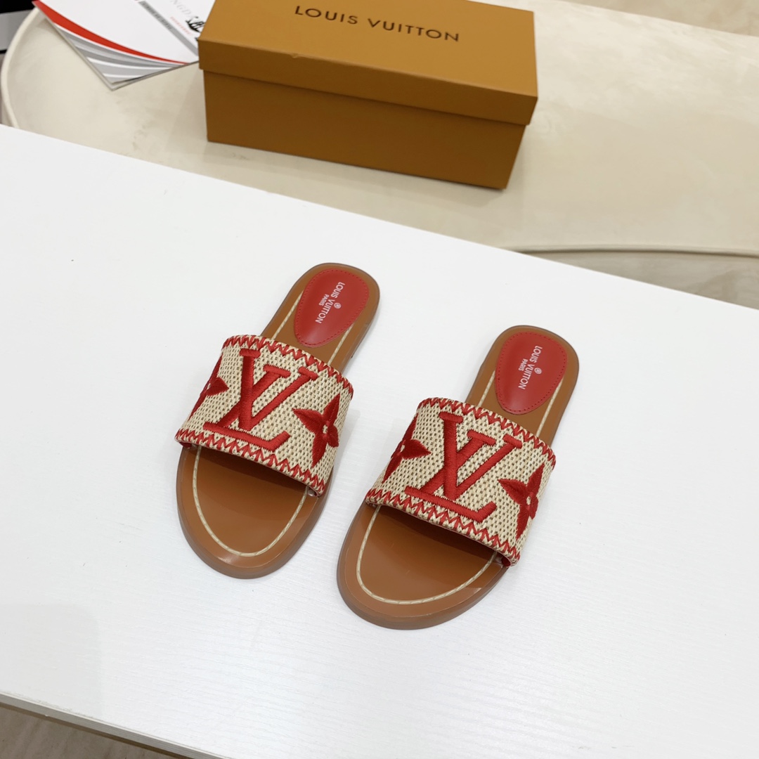 Louis Vuitton Lock It Flat Mule - DesignerGu