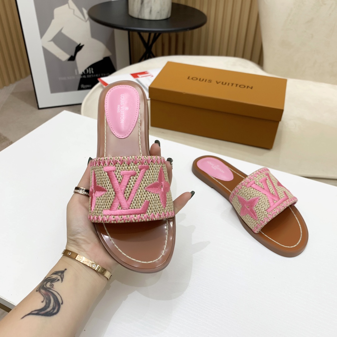 Louis Vuitton Lock It Flat Mule - DesignerGu