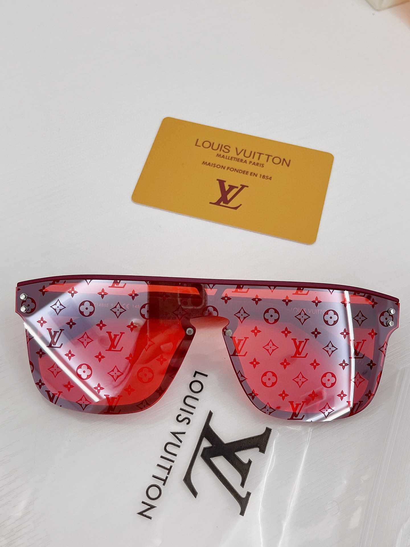 Louis Vuitton LV Waimea Sunglasses   Z1082 - DesignerGu