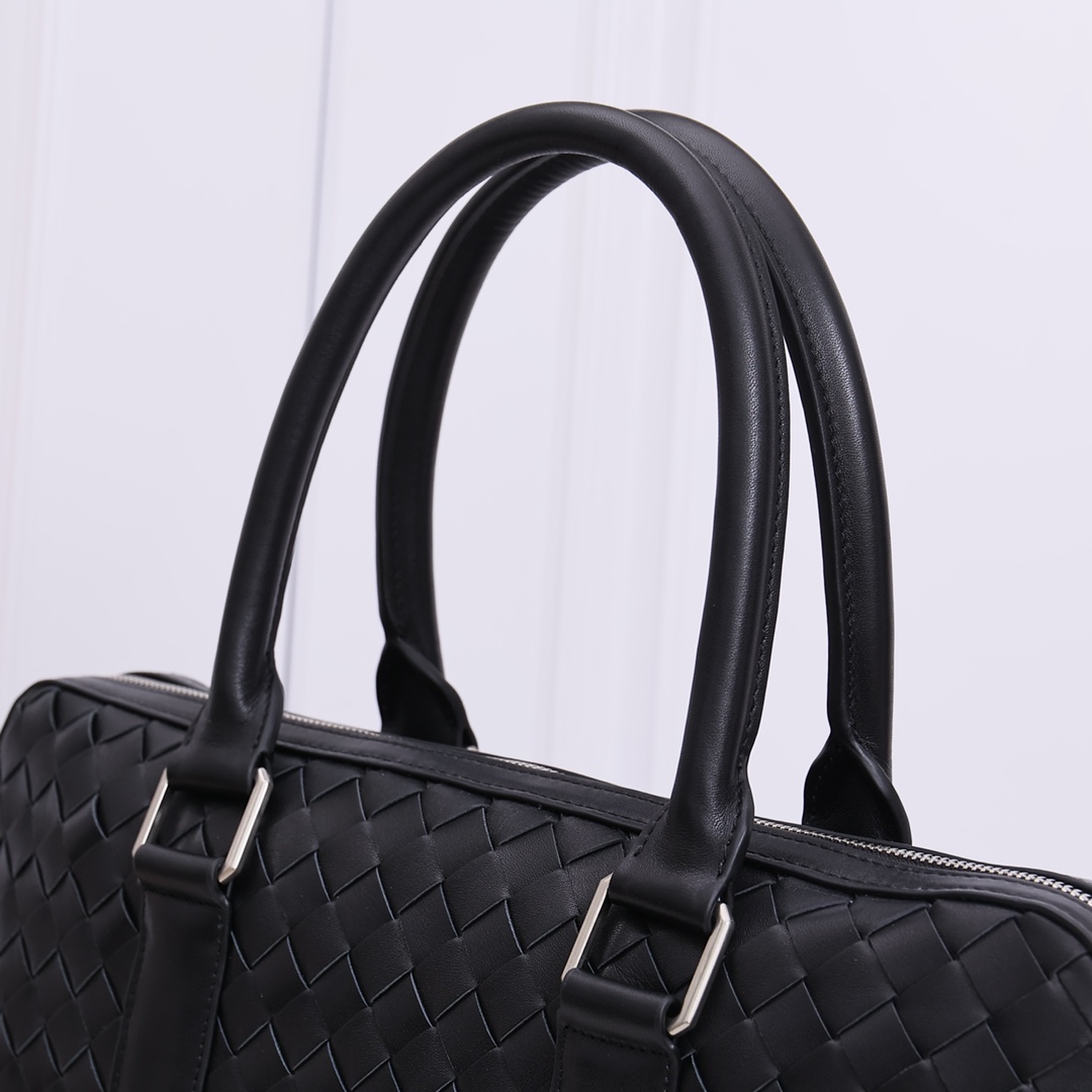 Bottega Veneta Slim Intrecciato Briefcase - DesignerGu