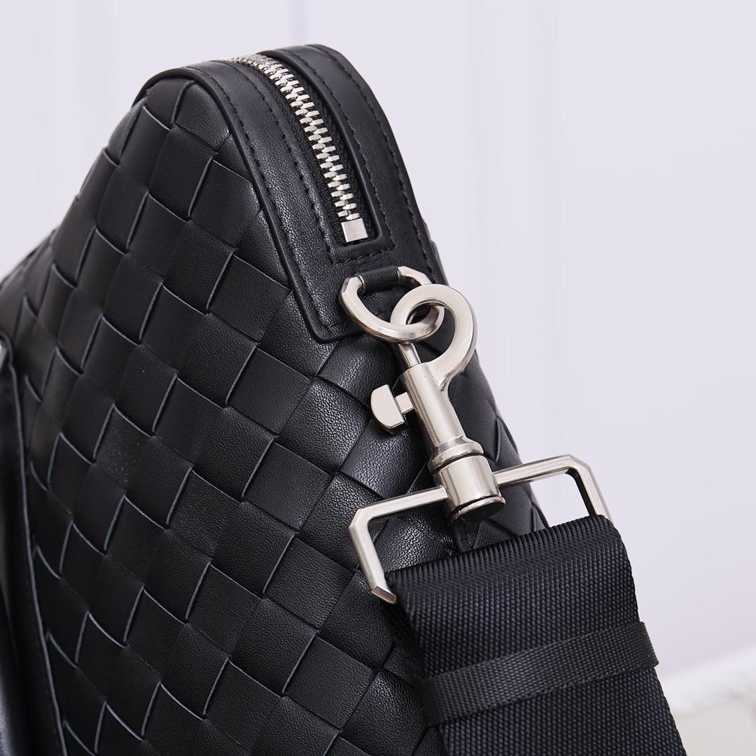 Bottega Veneta Slim Intrecciato Briefcase - DesignerGu