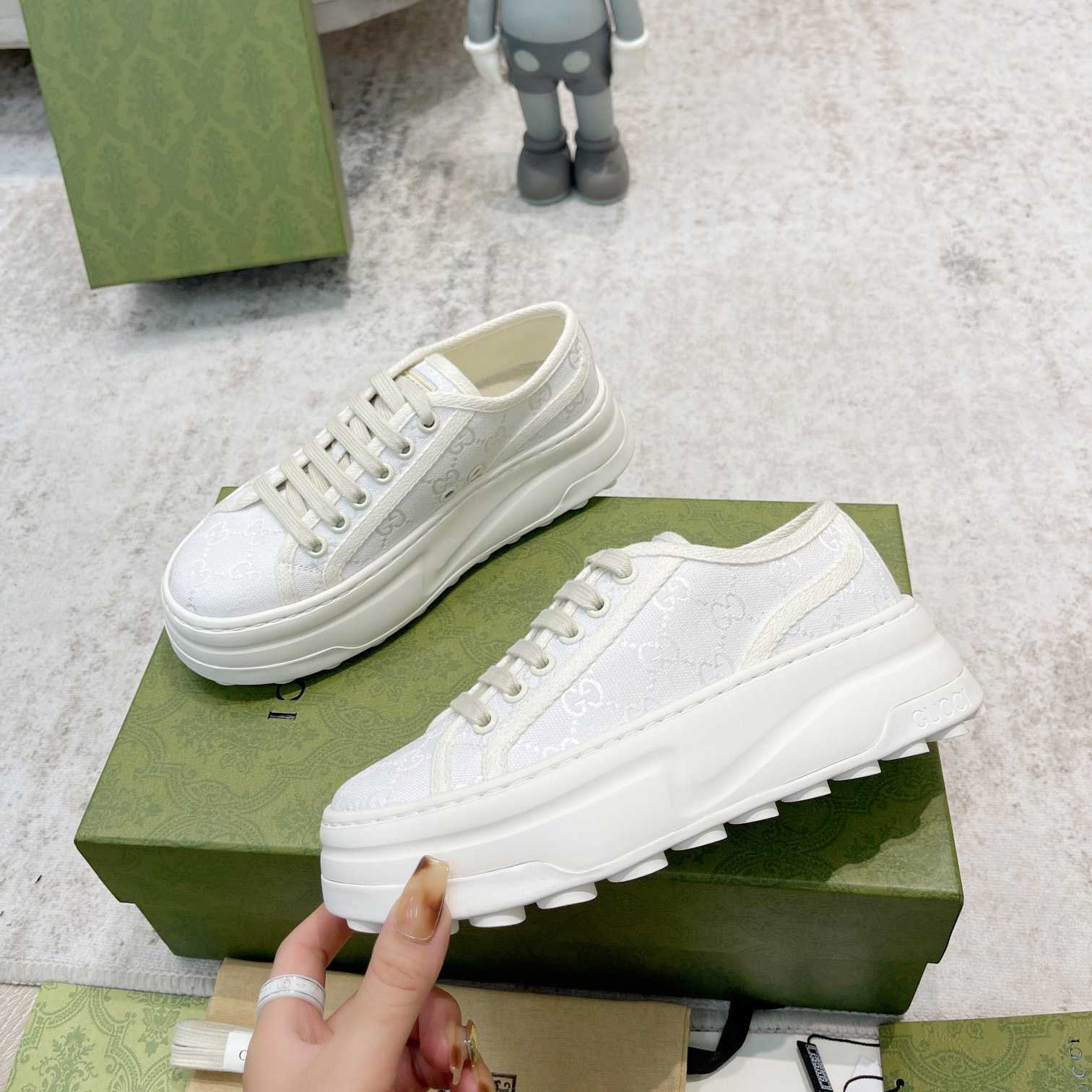 Gucci Women's GG Sneaker - DesignerGu