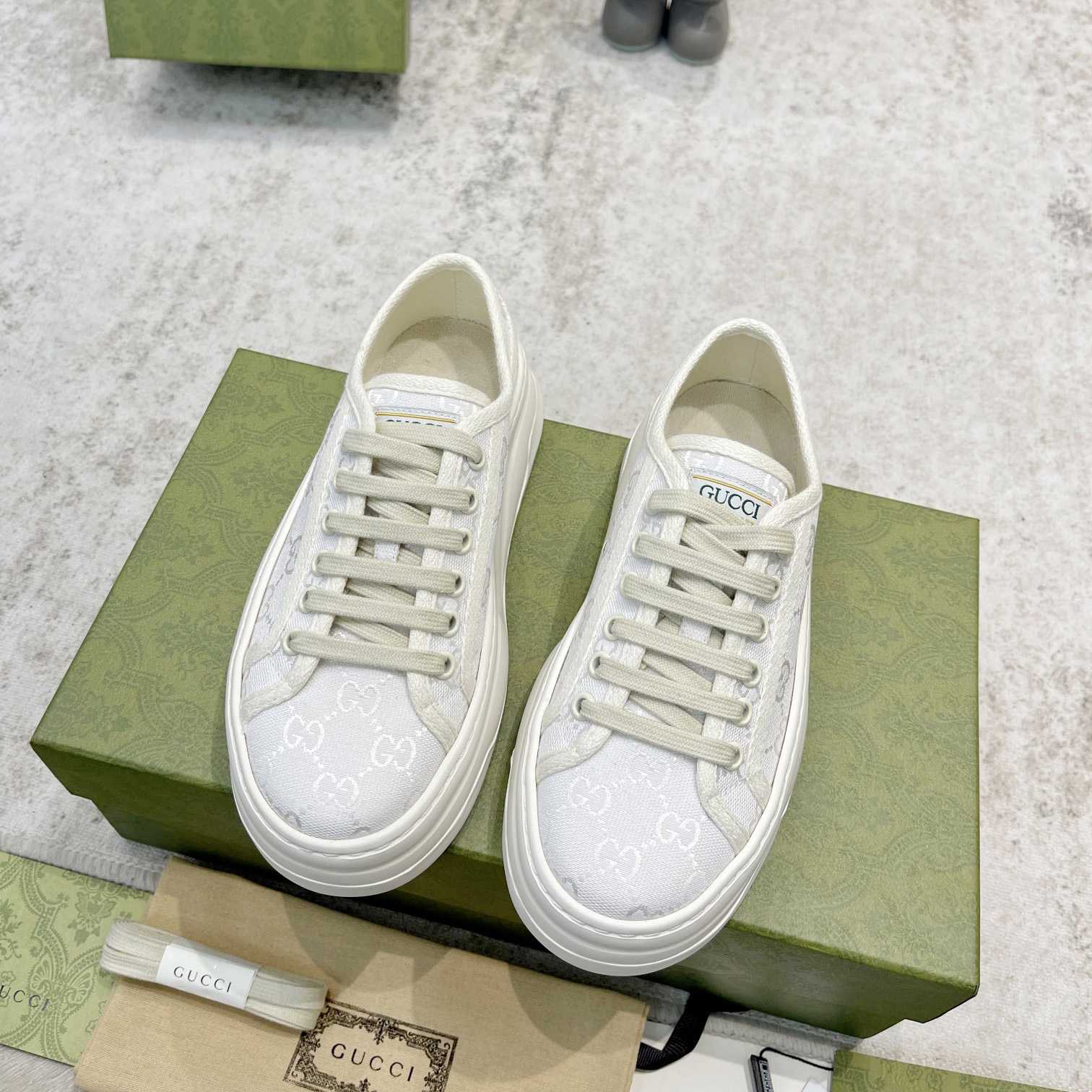 Gucci Women's GG Sneaker - DesignerGu