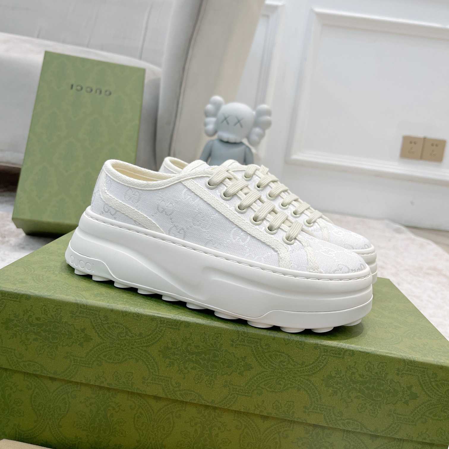 Gucci Women's GG Sneaker - DesignerGu