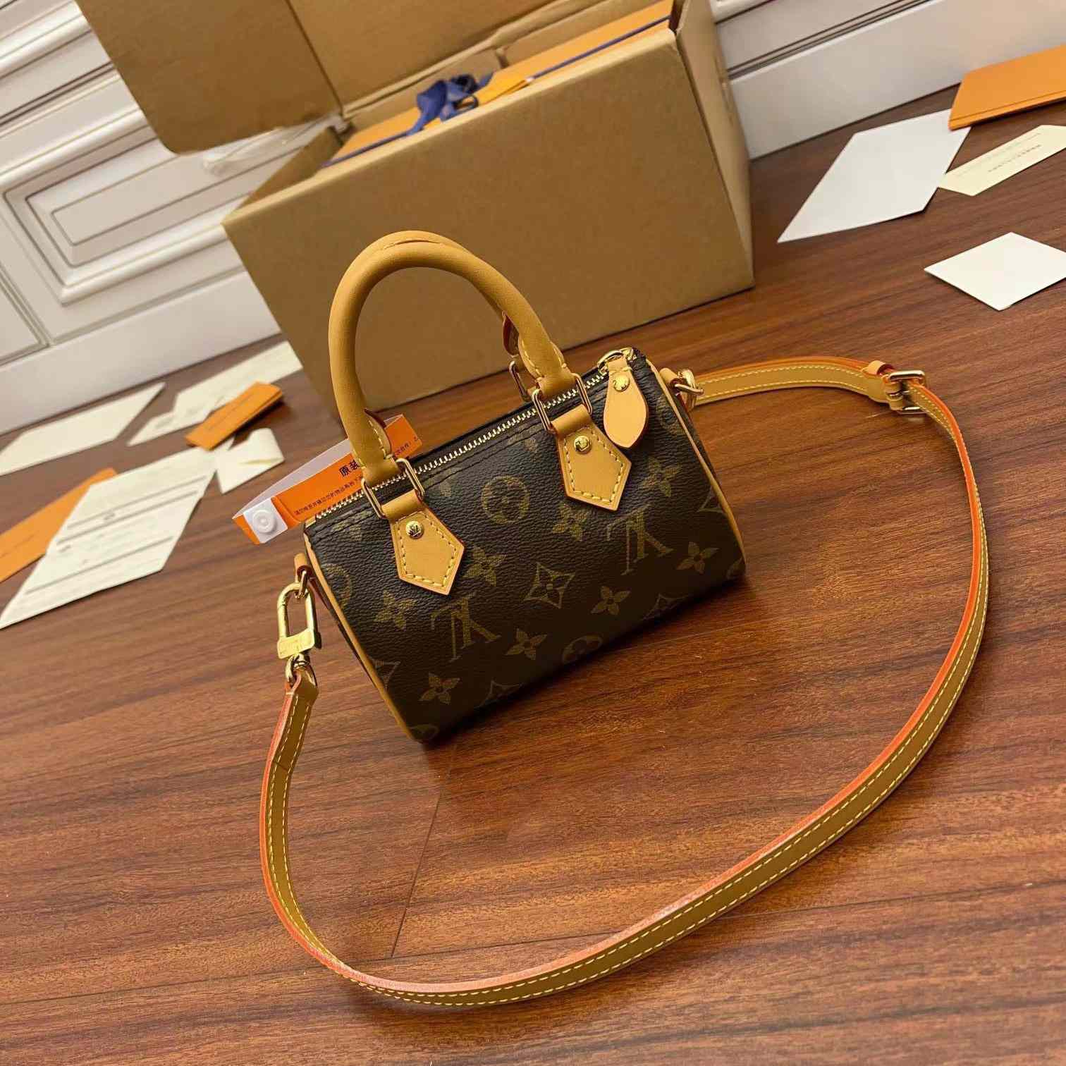 Louis Vuitton Monogram Nano Speedy Bandouliere   M81085 - DesignerGu