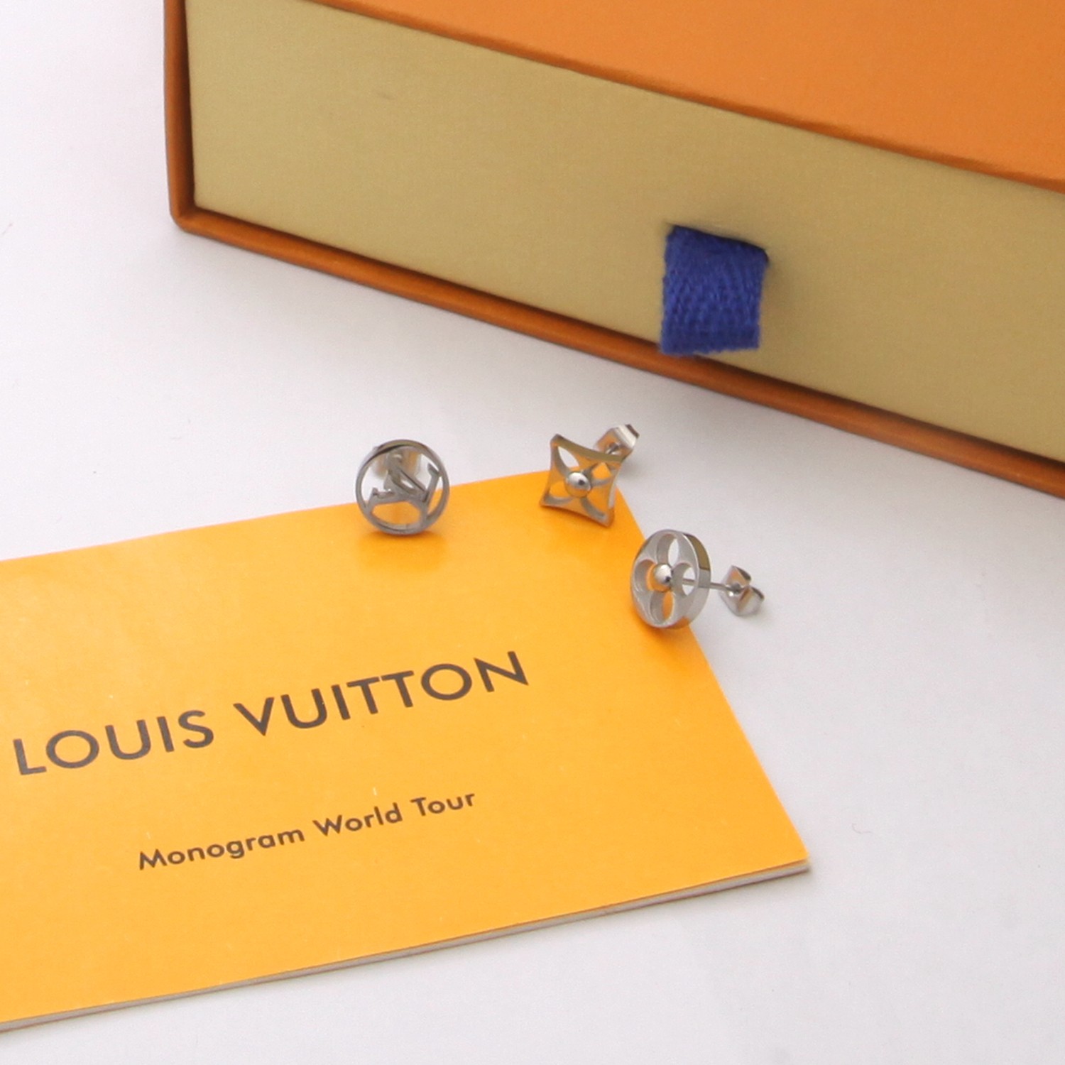 Louis Vuitton Crazy in Lock Earrings Set   M00395 - DesignerGu