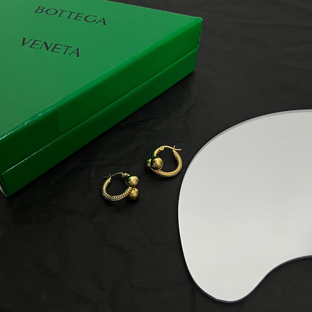 Bottega Veneta Intreccio Hoop Earrings - DesignerGu