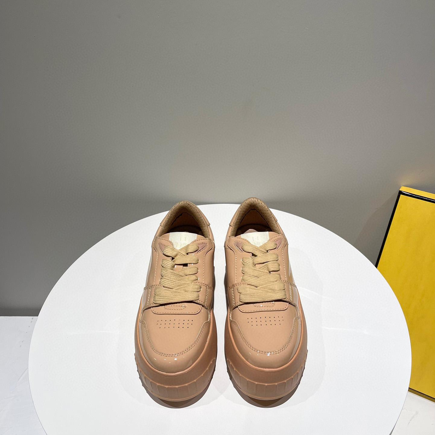 Fendi Fashion Show Beige Leather Low-Tops Sneaker  - DesignerGu