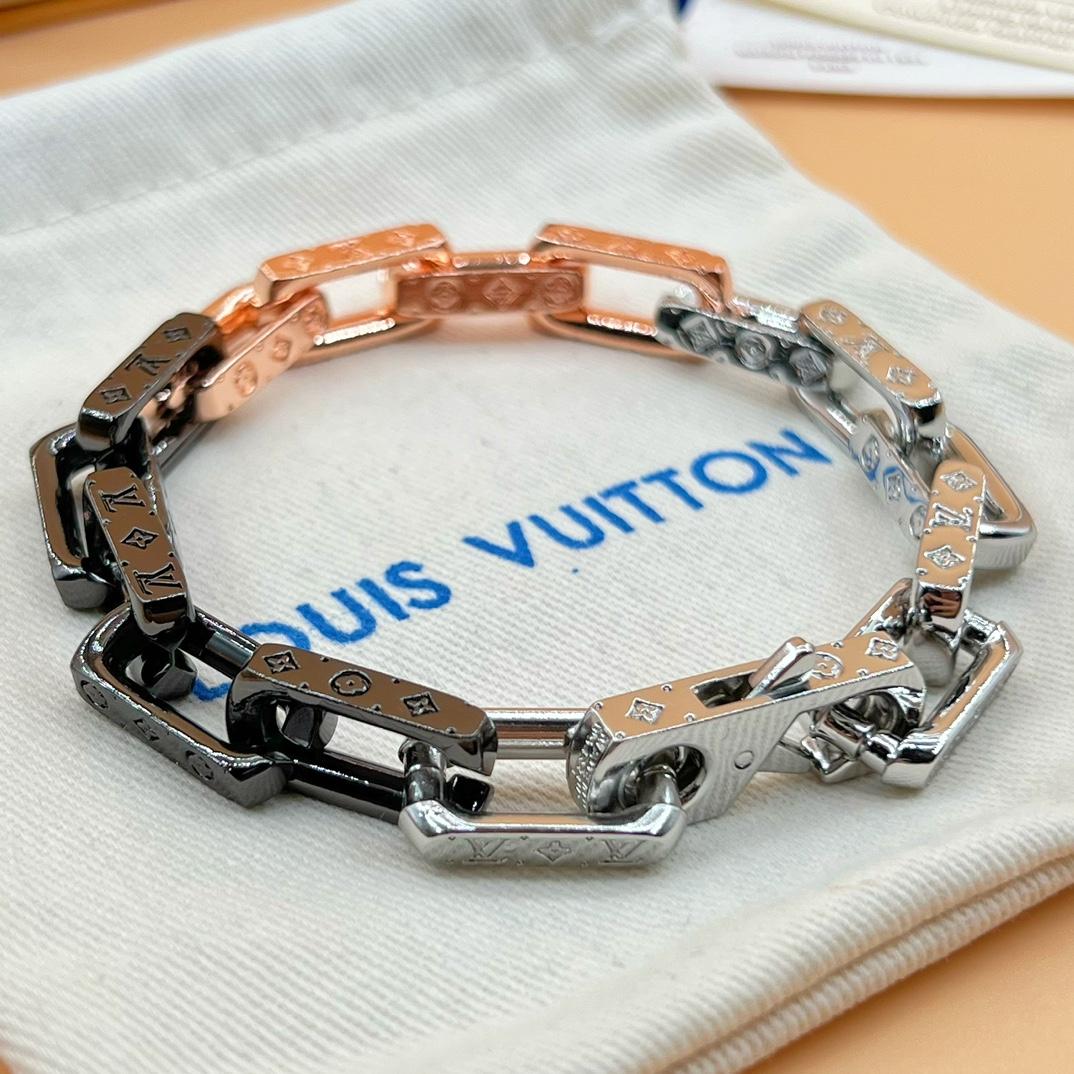 Louis Vuitton Monogram Chain Bracelet    M0998L - DesignerGu