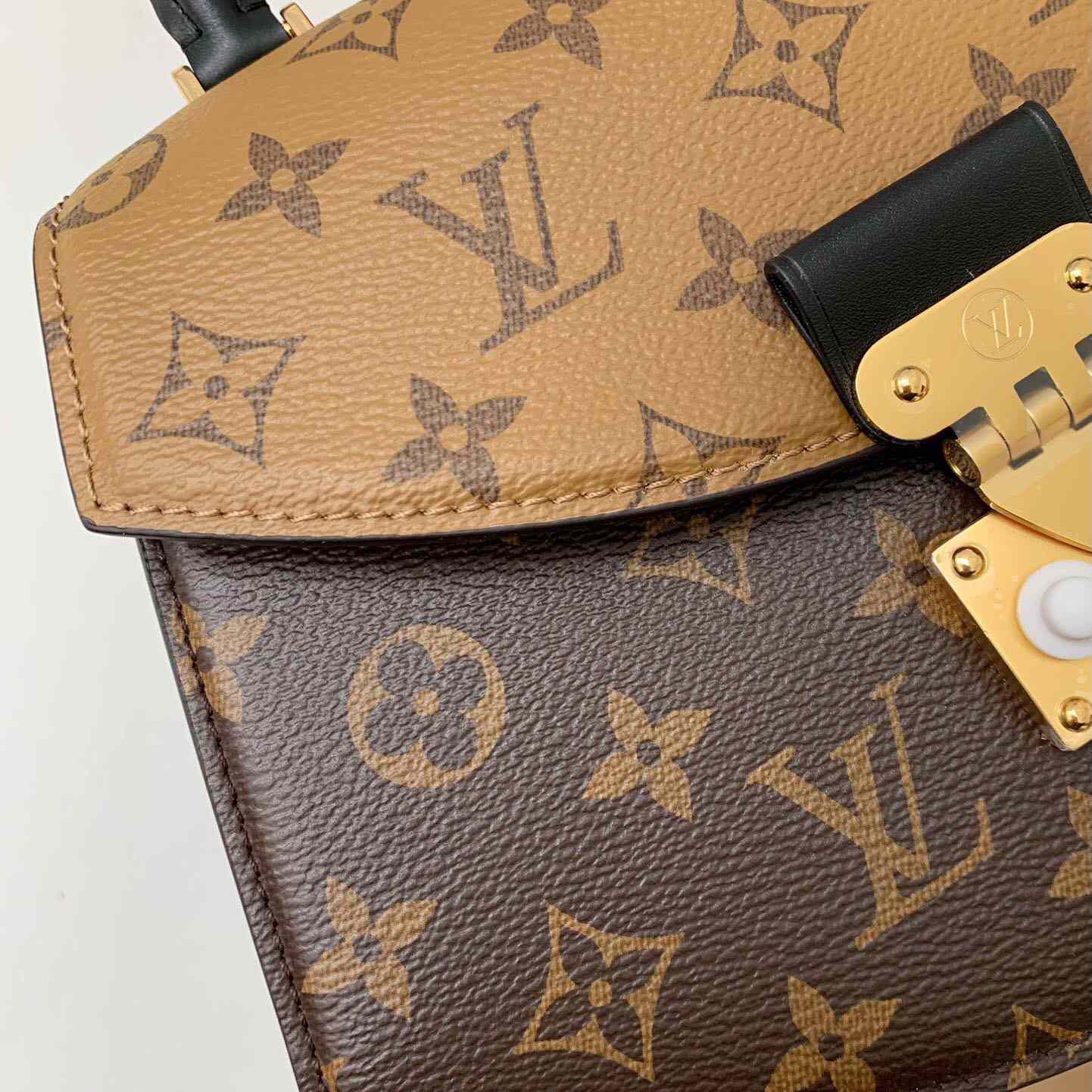 Louis Vuitton Tilsitt Handbag   M46548 - DesignerGu