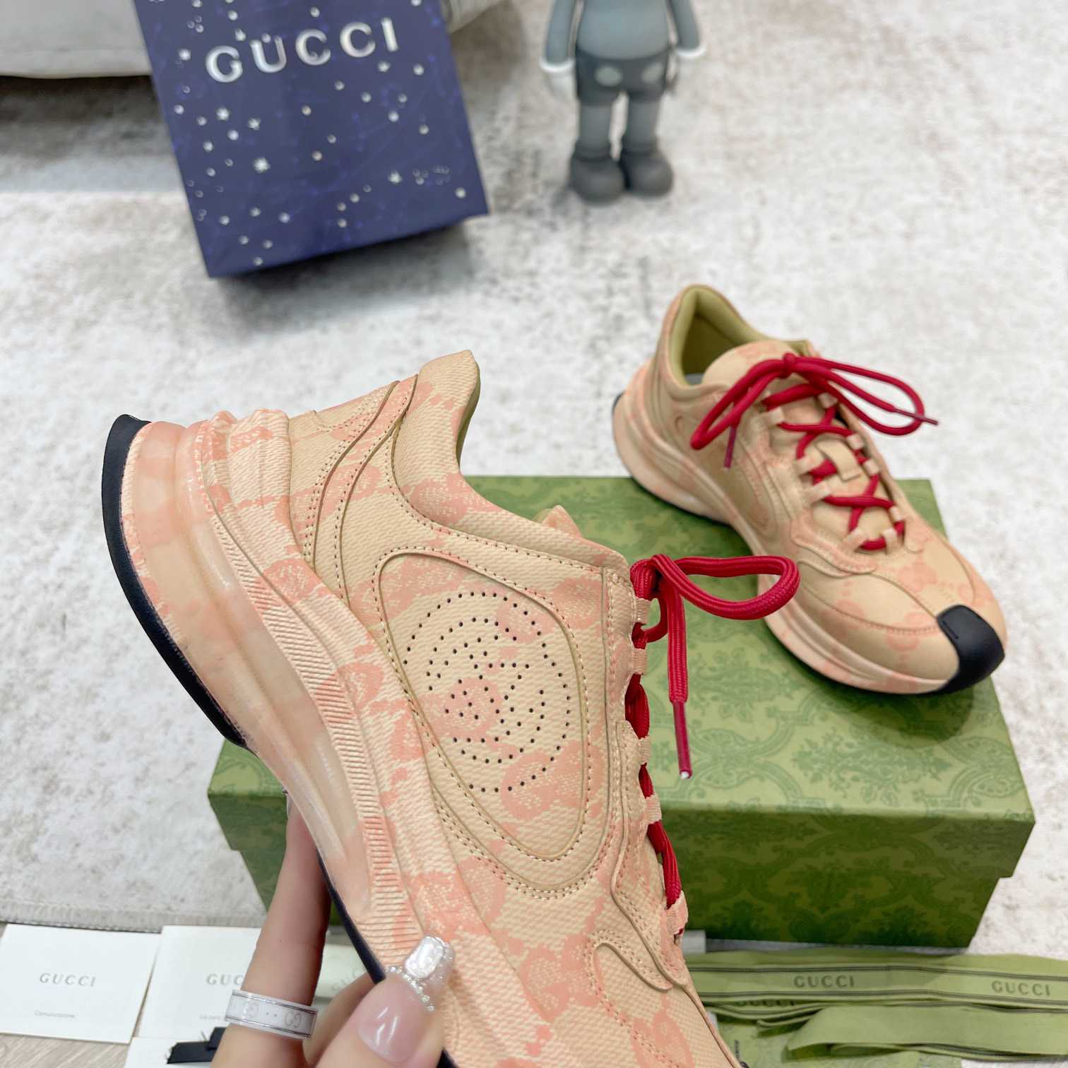 Gucci Run Sneaker - DesignerGu