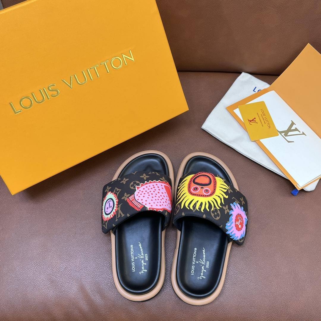 Louis Vuitton LV x YK Pool Pillow Flat Comfort Mule   1ABD8T - DesignerGu