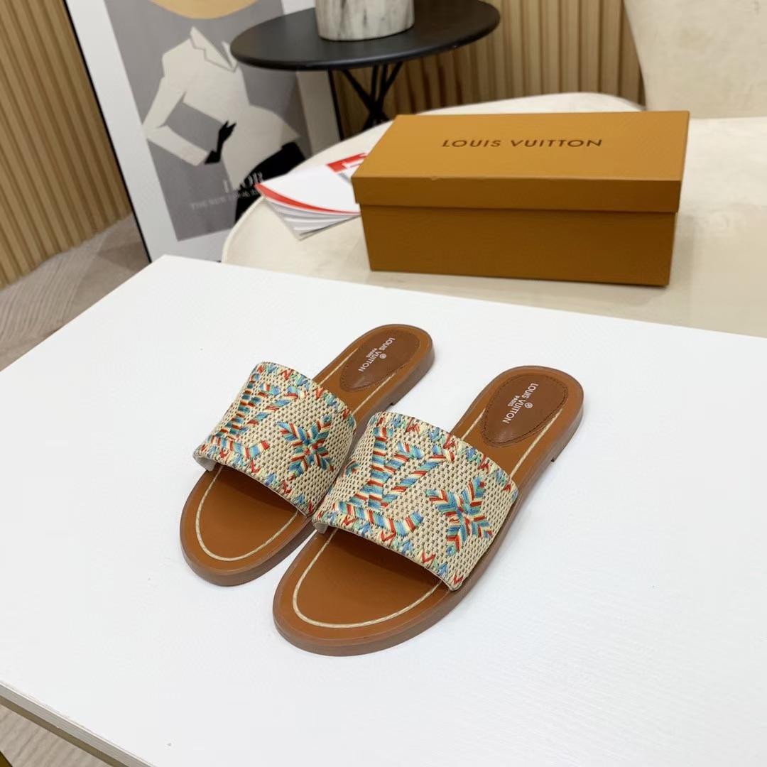 Louis Vuitton Lock It Flat Mule - DesignerGu