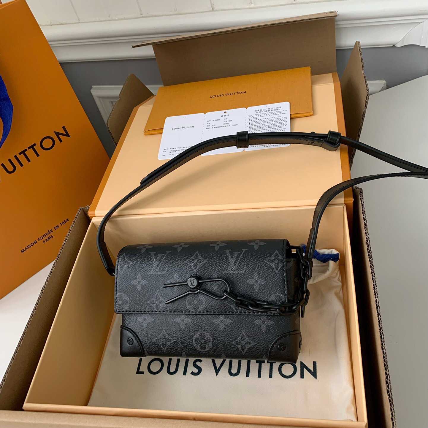 Louis Vuitton Steamer Wearable Wallet   M81783 - DesignerGu