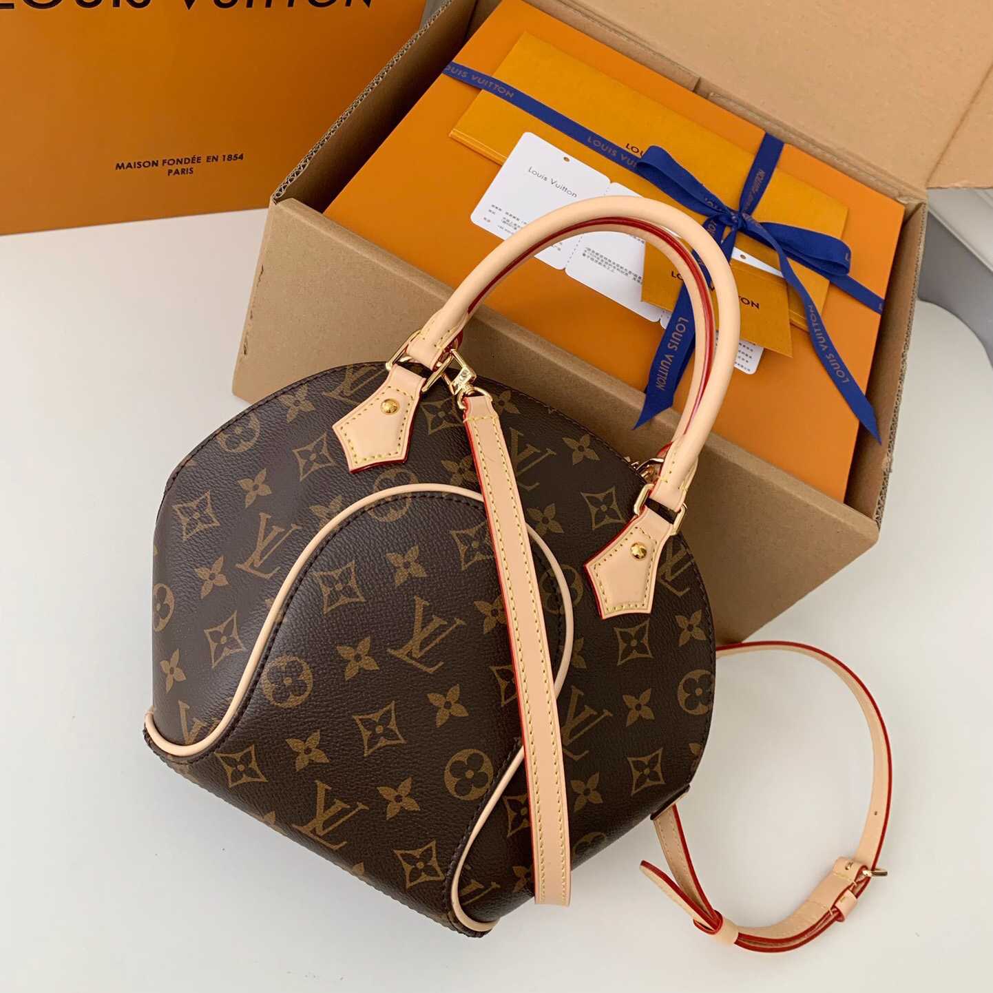 Louis Vuitton Ellipse PM Monogram  (28*21*8cm)   M46196 - DesignerGu