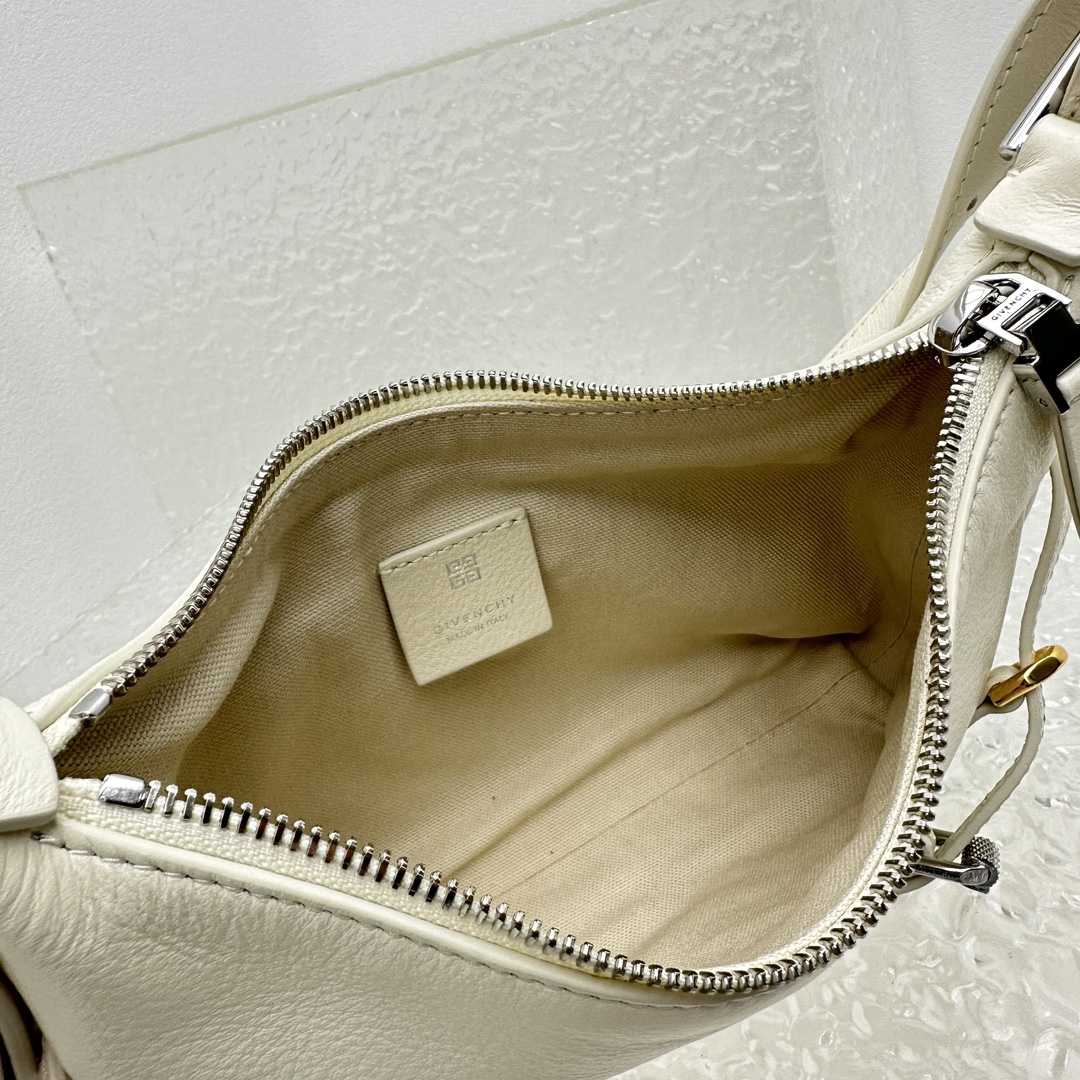 Givenchy Mini Voyou Bag In Leather(18-24-3.5cm) - DesignerGu