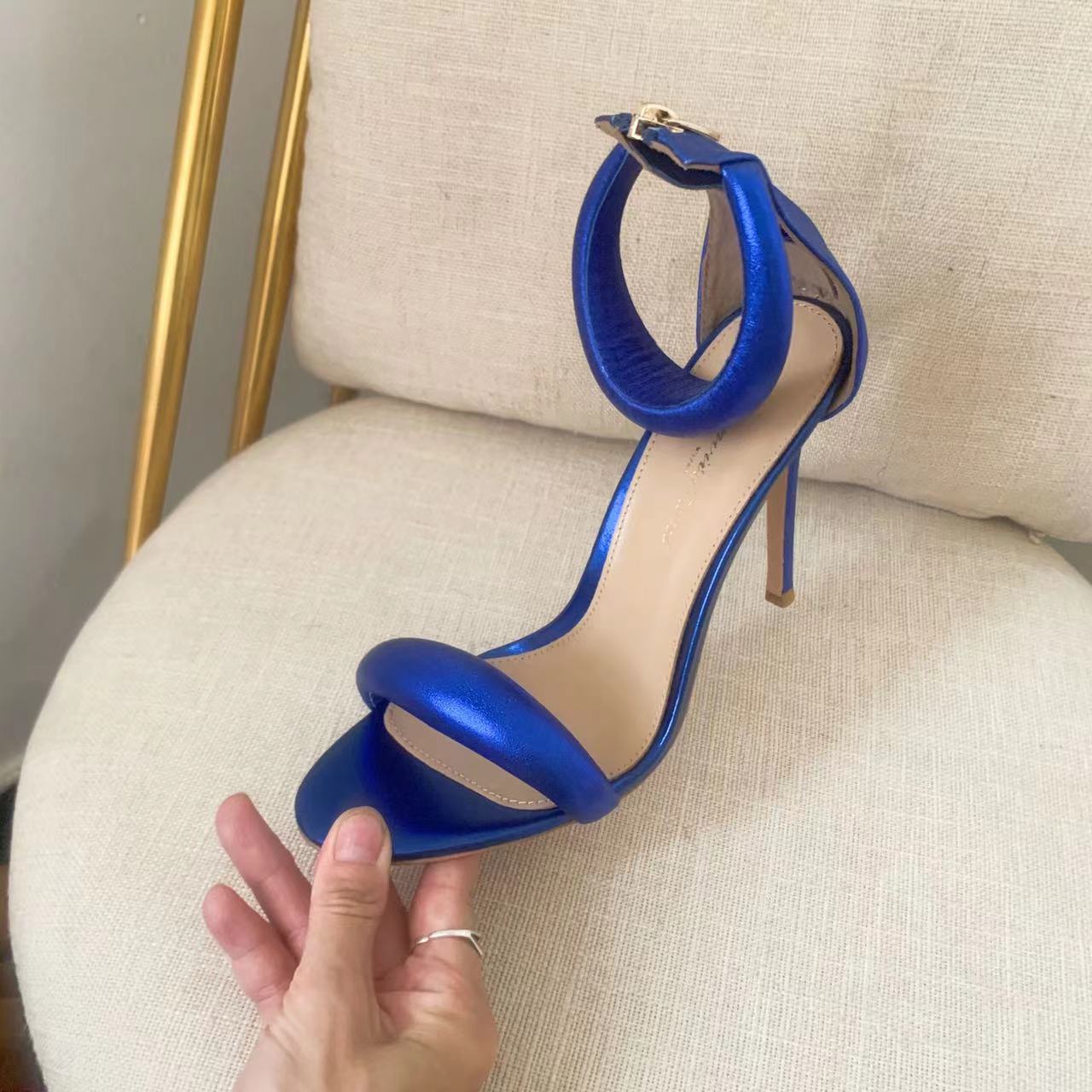 Gianvito Rossi Leather Bijoux Sandals - DesignerGu